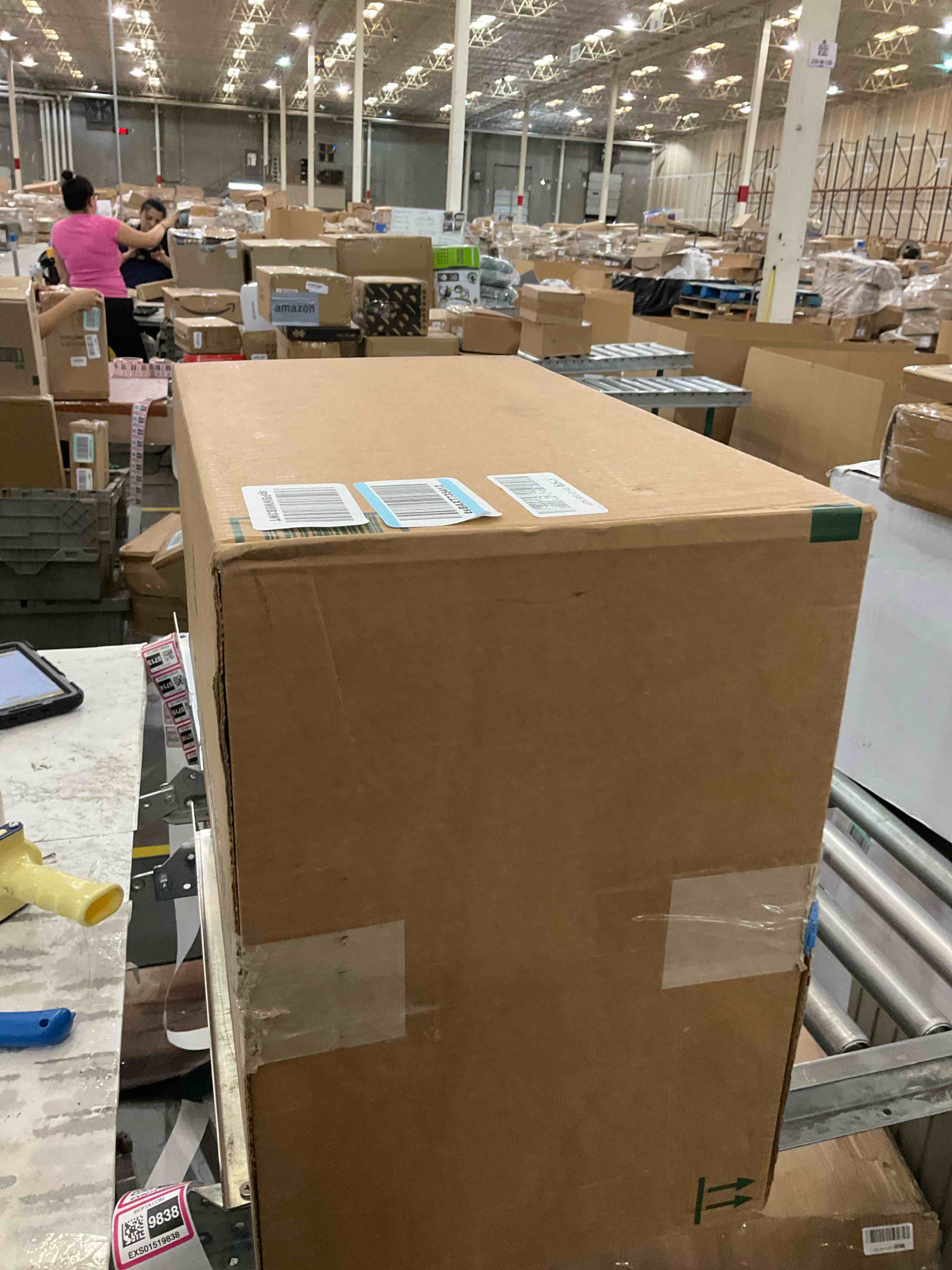 https://s3.amazonaws.com/lotting-images-prod/BargainHunt/EXS01519838_1717082492267.jpeg