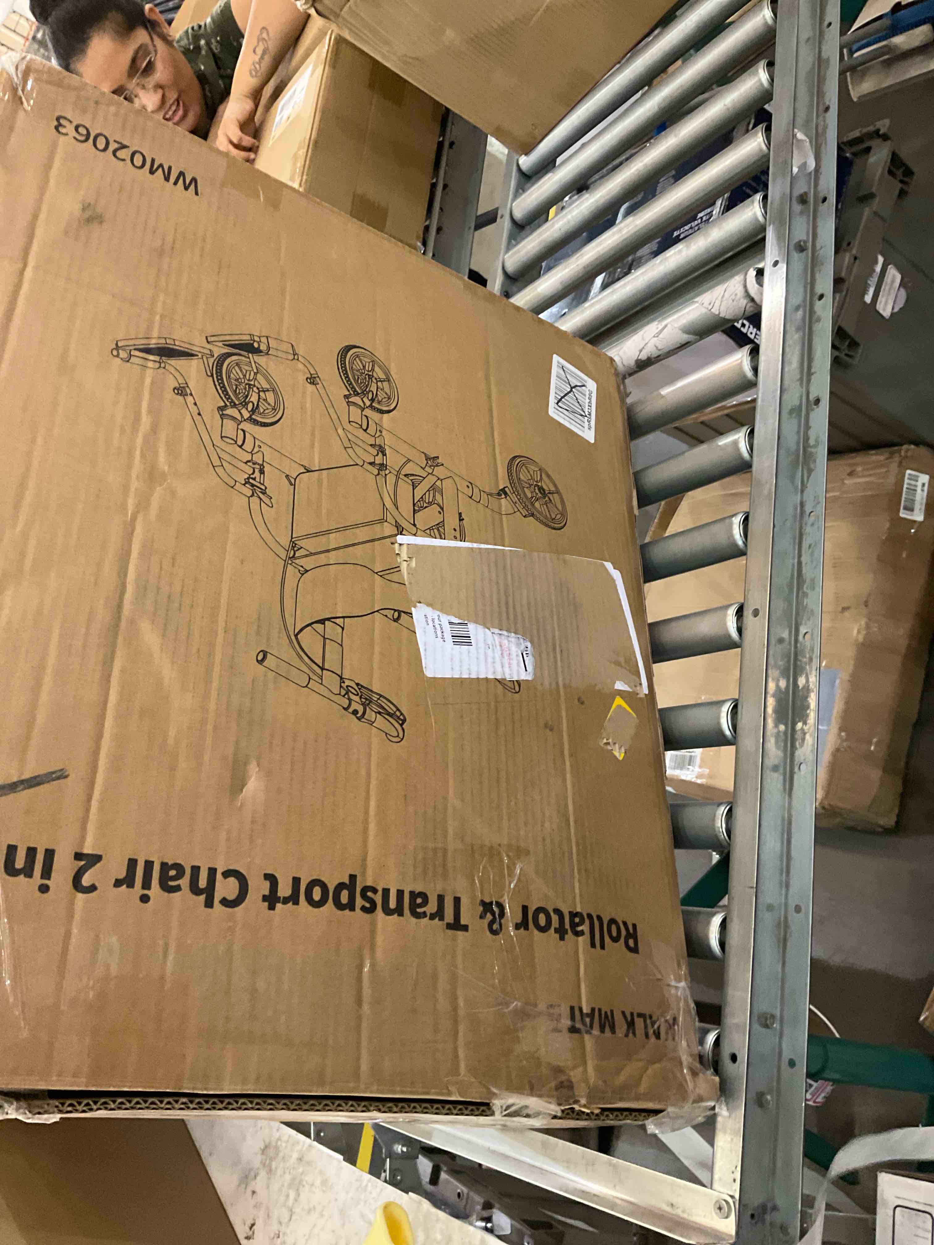 https://s3.amazonaws.com/lotting-images-prod/BargainHunt/EXS01519842_1717082760901.jpeg