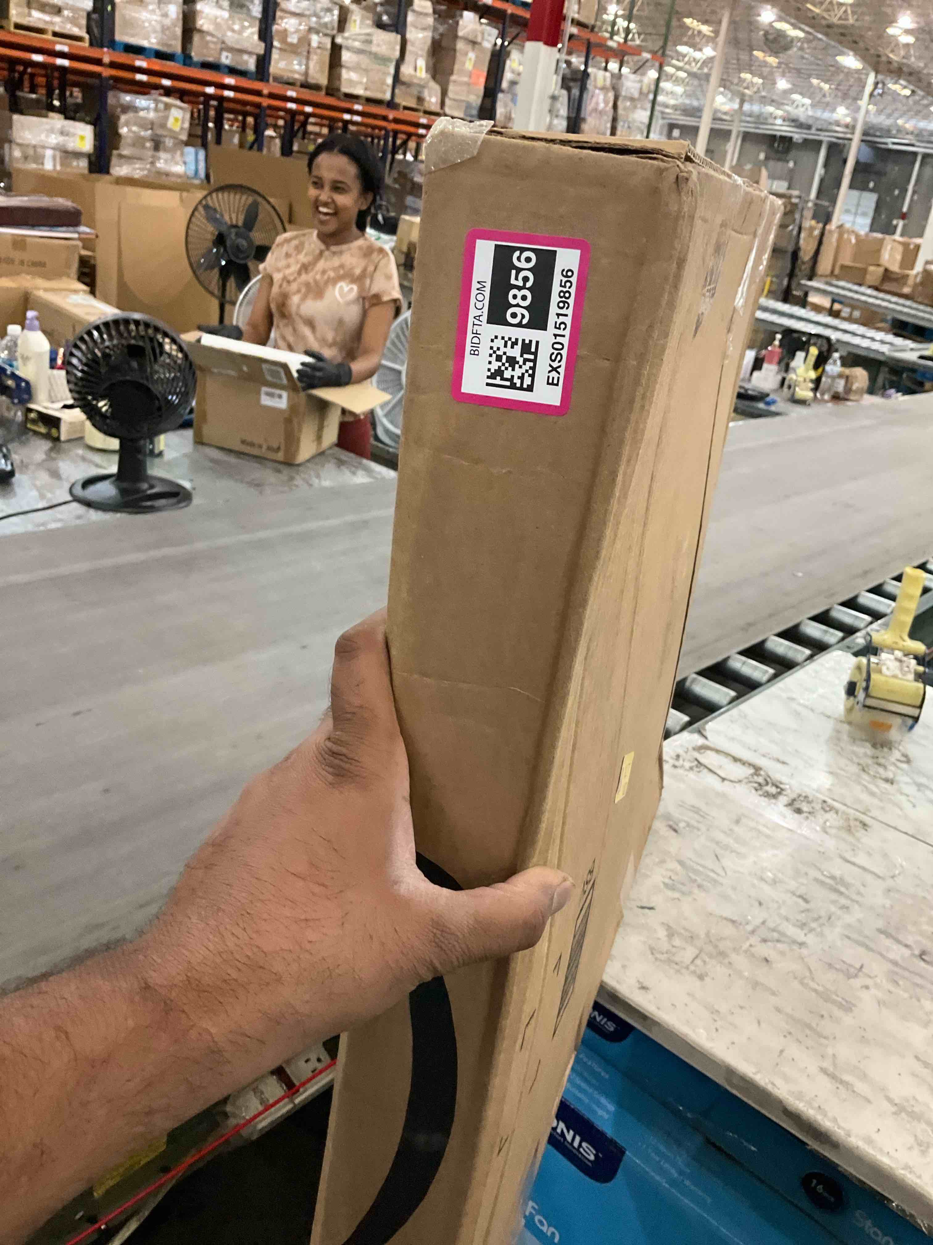 https://s3.amazonaws.com/lotting-images-prod/BargainHunt/EXS01519856_1717084214164.jpeg