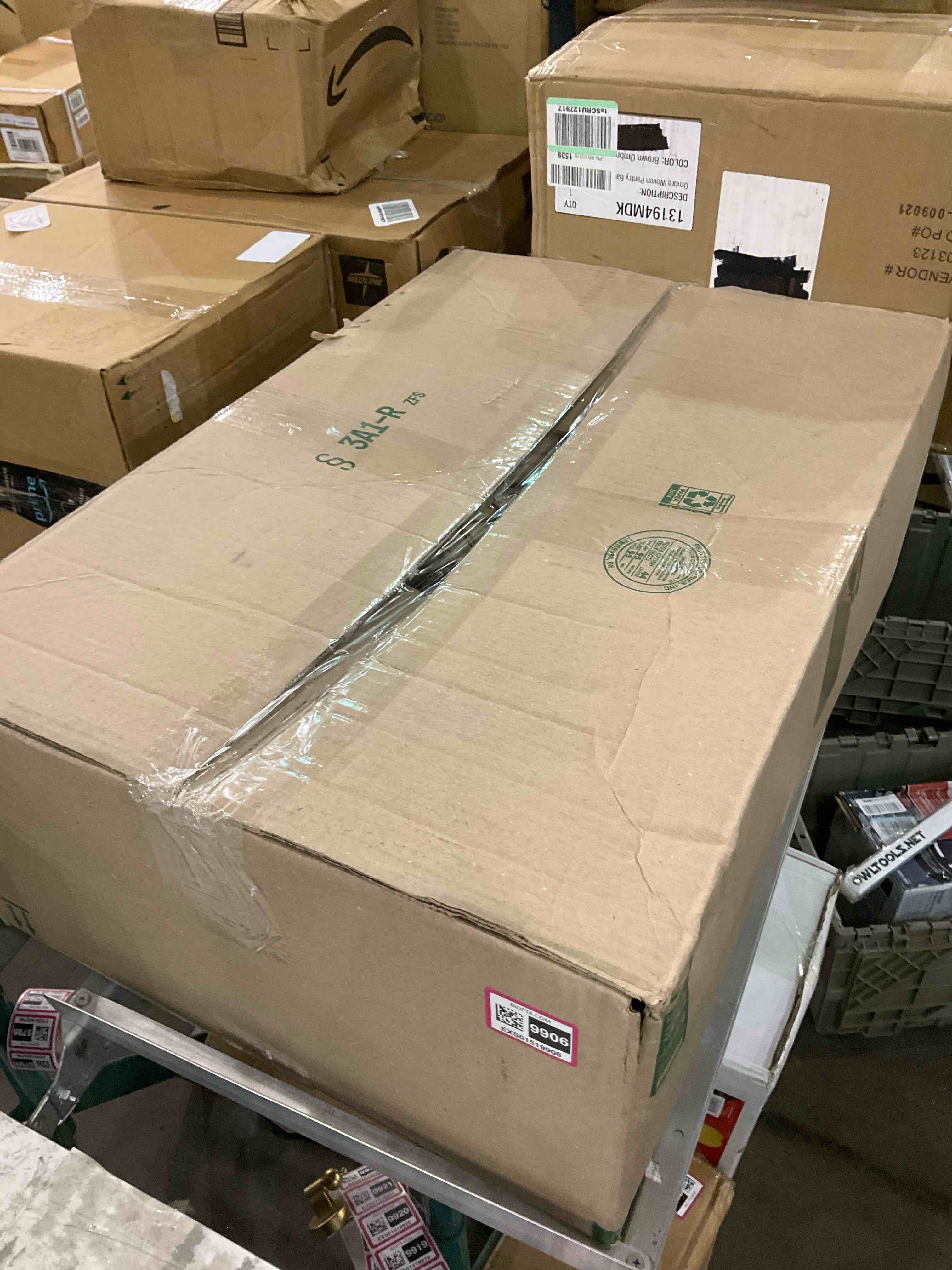 https://s3.amazonaws.com/lotting-images-prod/BargainHunt/EXS01519906_1717154019160.jpeg