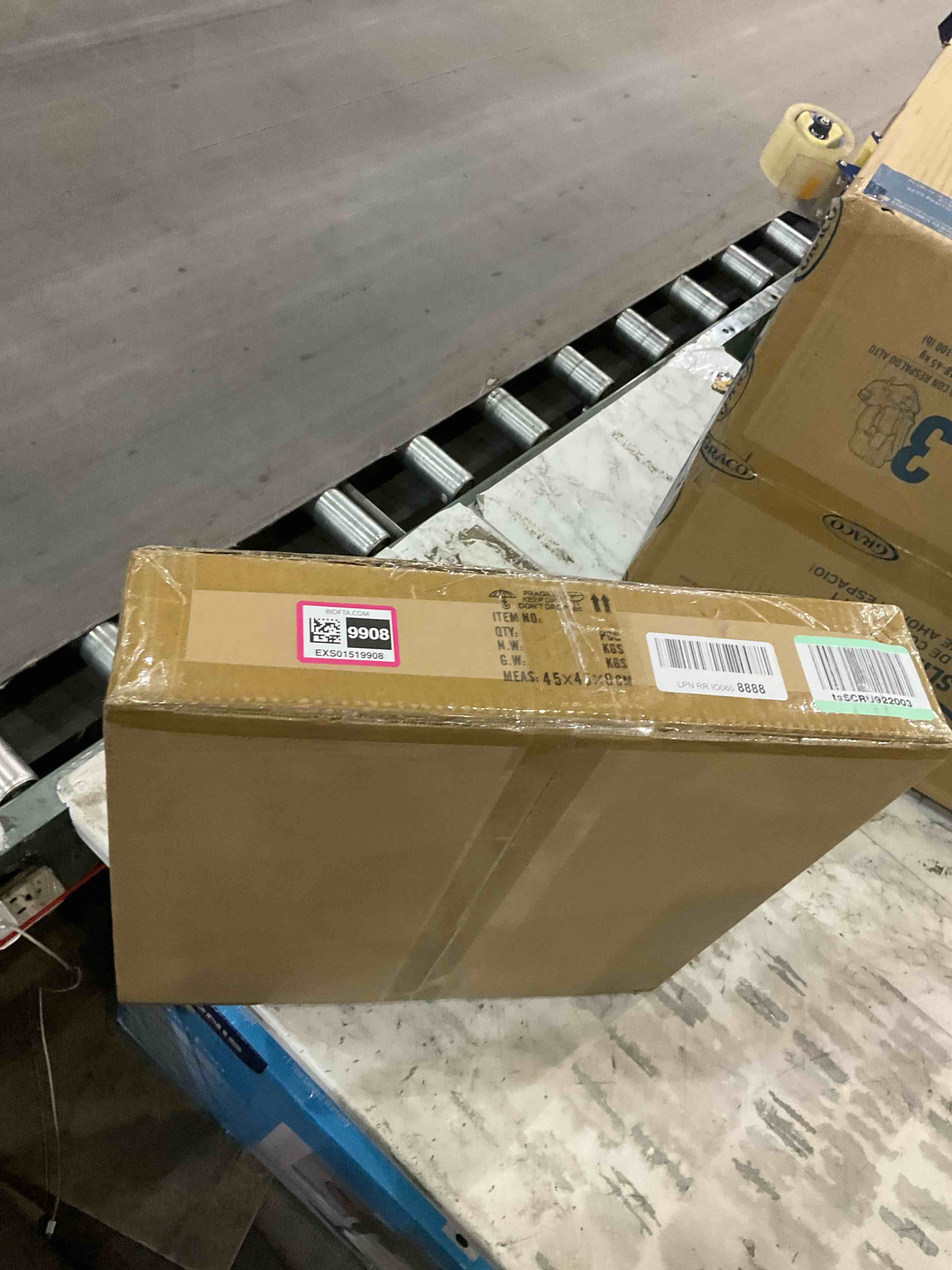 https://s3.amazonaws.com/lotting-images-prod/BargainHunt/EXS01519908_1717154251866.jpeg