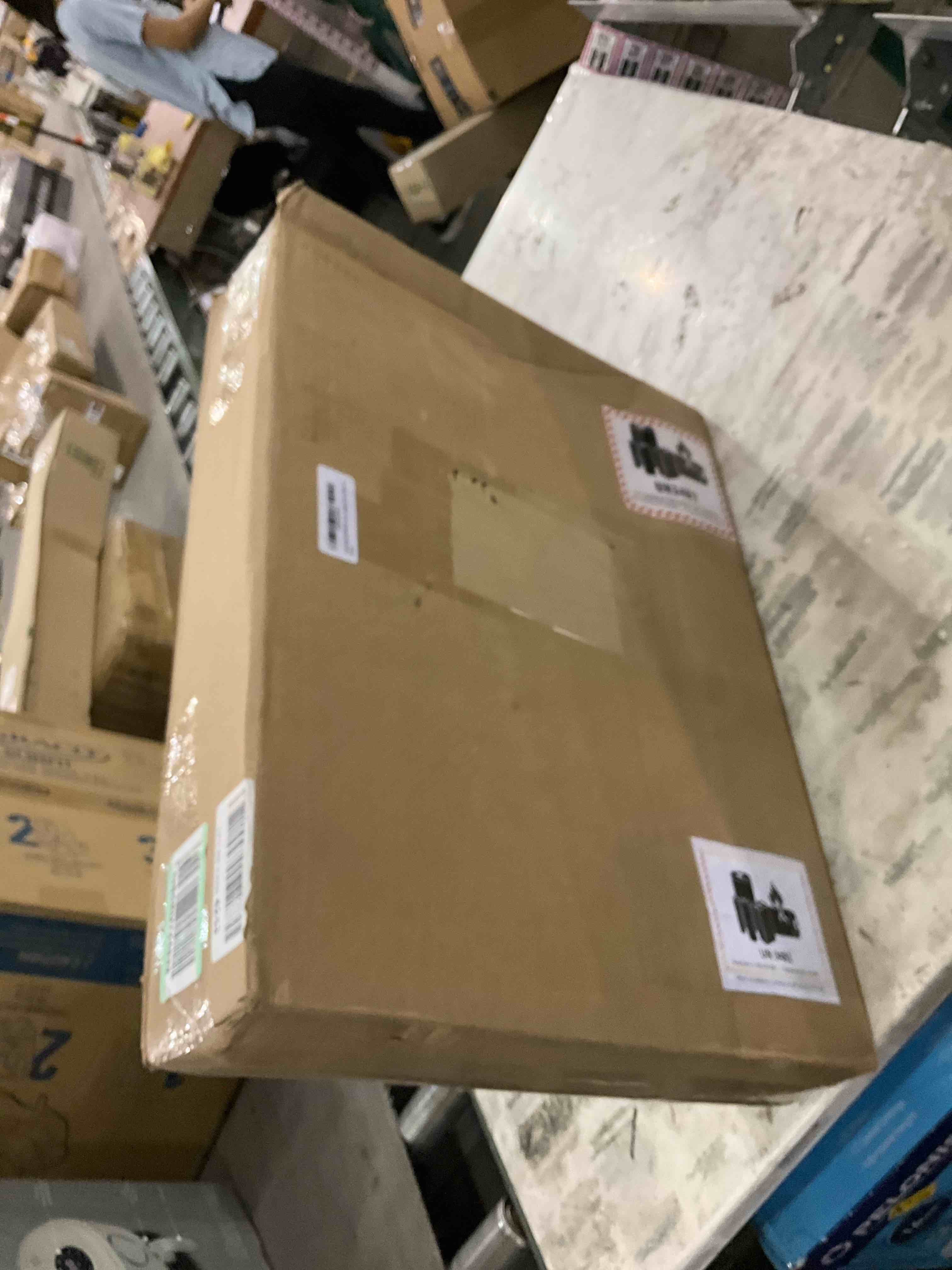 https://s3.amazonaws.com/lotting-images-prod/BargainHunt/EXS01519916_1717154688655.jpeg