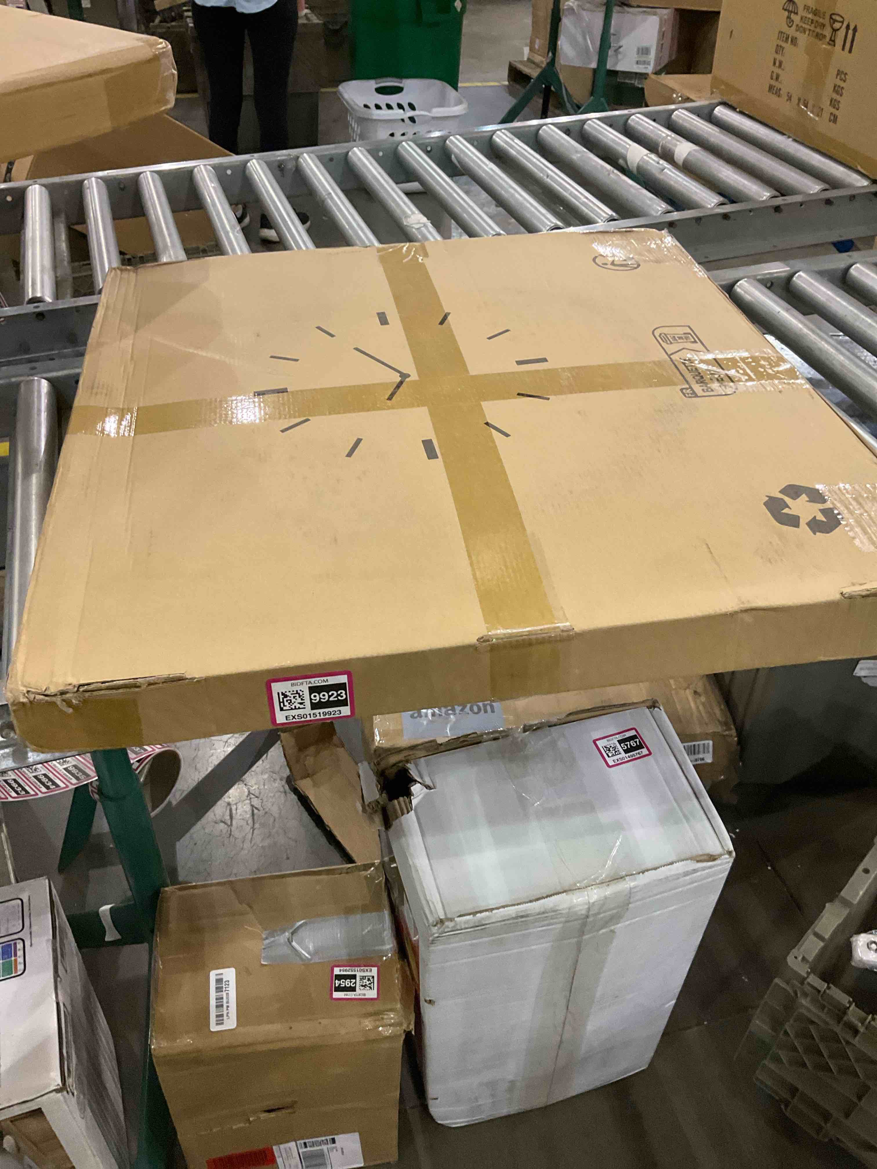 https://s3.amazonaws.com/lotting-images-prod/BargainHunt/EXS01519923_1717155536220.jpeg