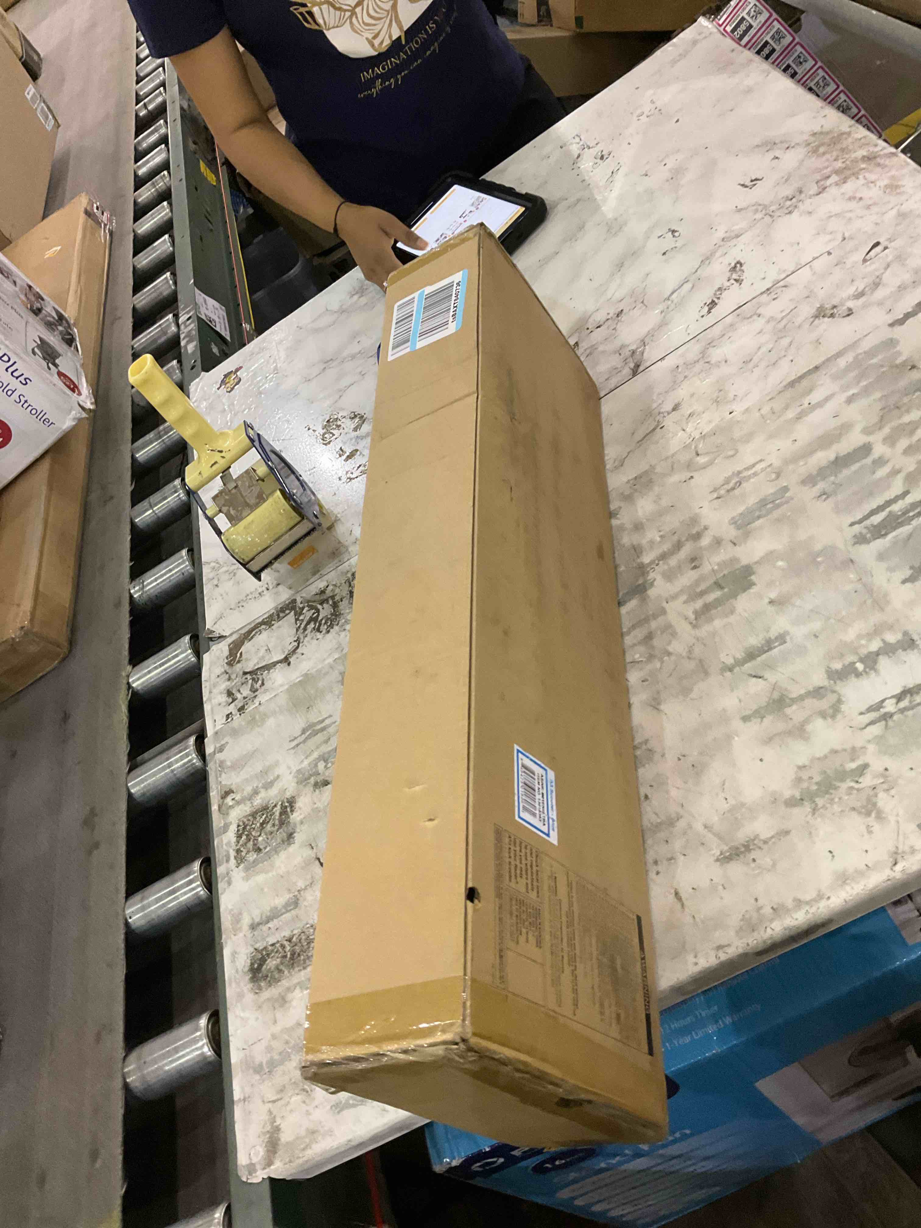 https://s3.amazonaws.com/lotting-images-prod/BargainHunt/EXS01519931_1717156890121.jpeg
