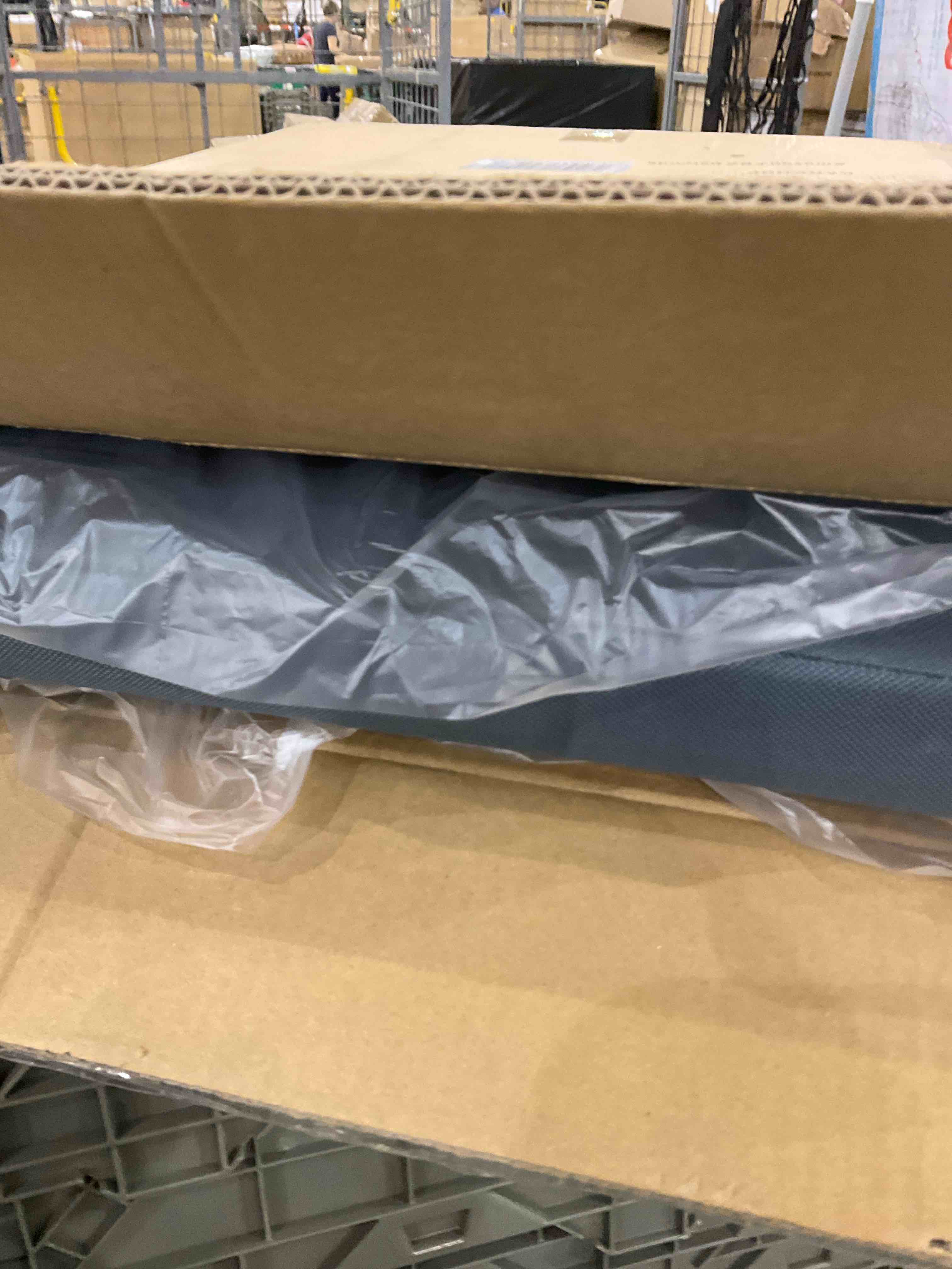 https://s3.amazonaws.com/lotting-images-prod/BargainHunt/EXS01520033_1715170829061.jpeg