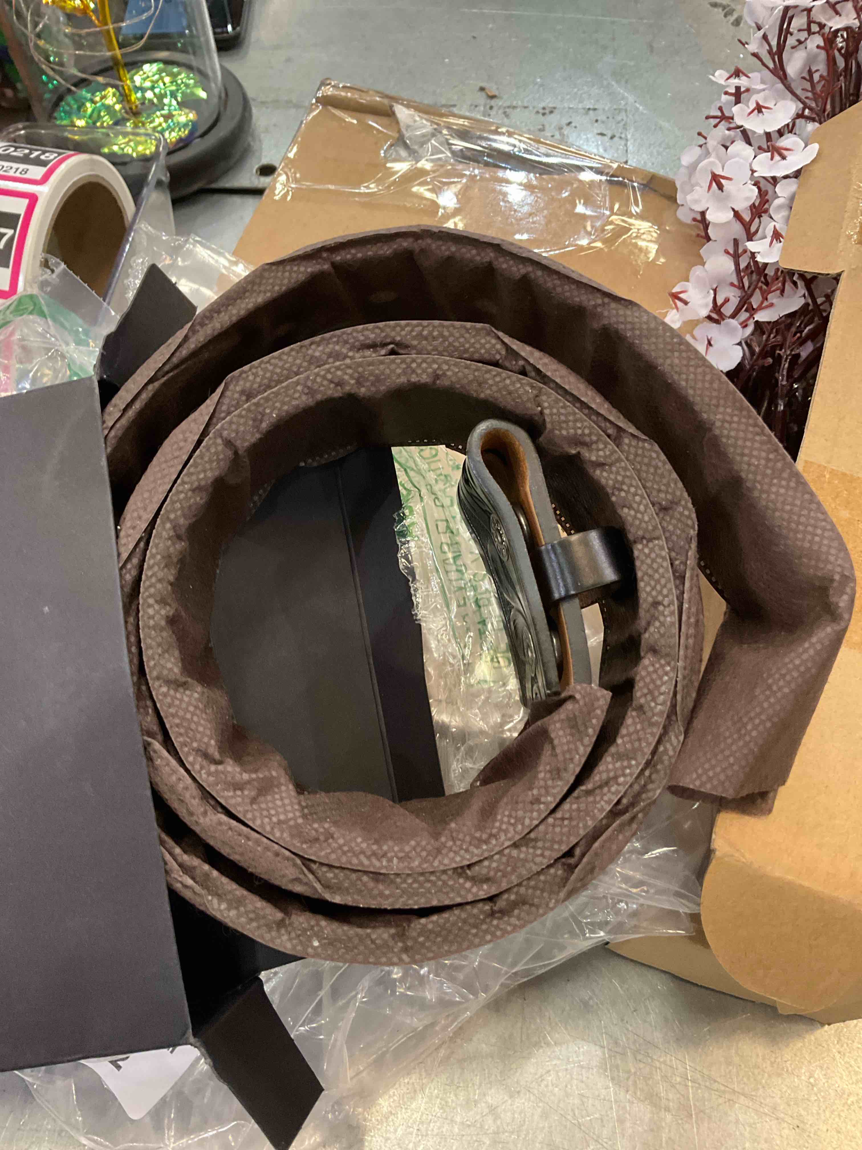 https://s3.amazonaws.com/lotting-images-prod/BargainHunt/EXS01520208_1715195351487.jpeg