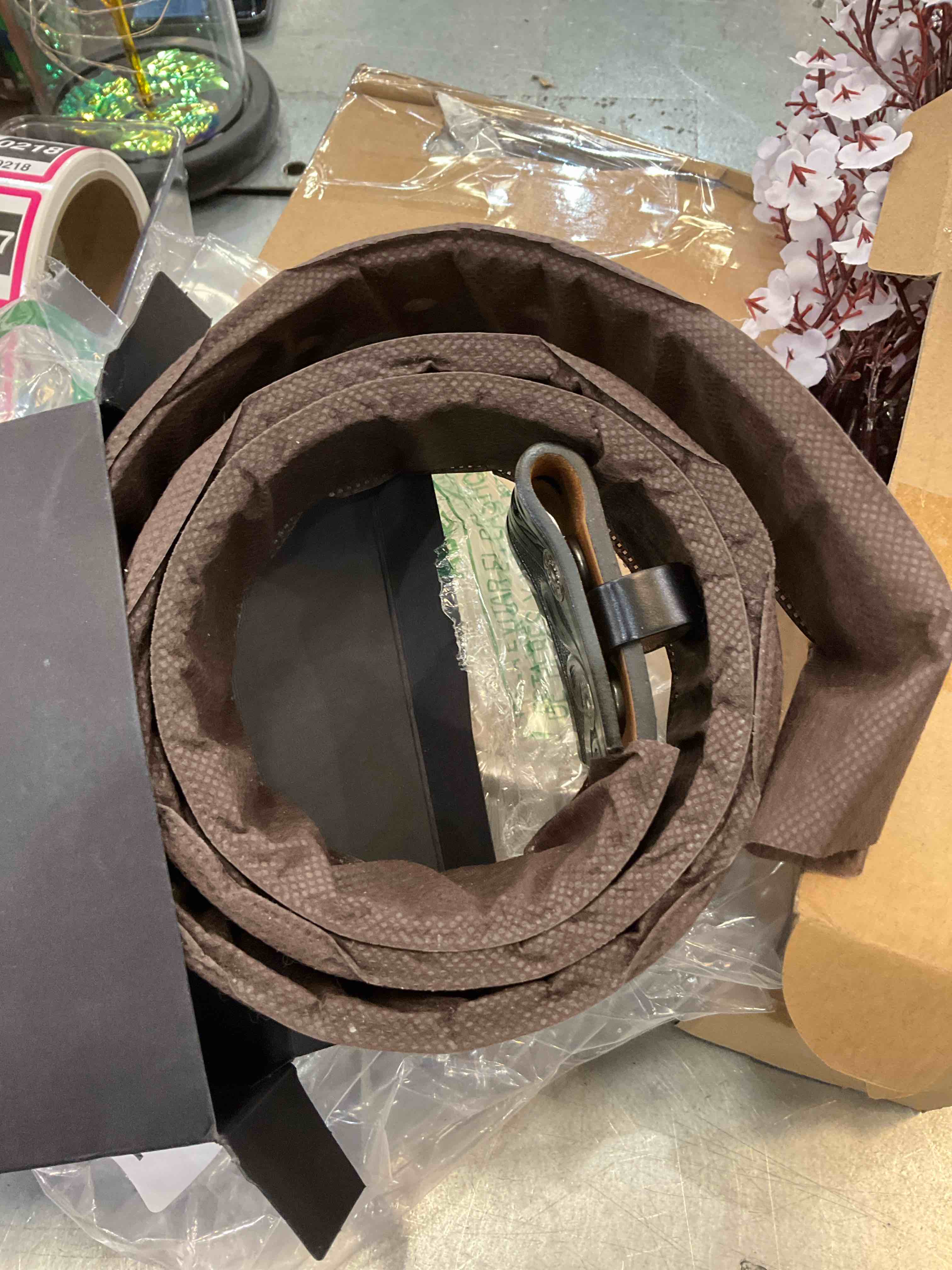 https://s3.amazonaws.com/lotting-images-prod/BargainHunt/EXS01520208_1715195352662.jpeg