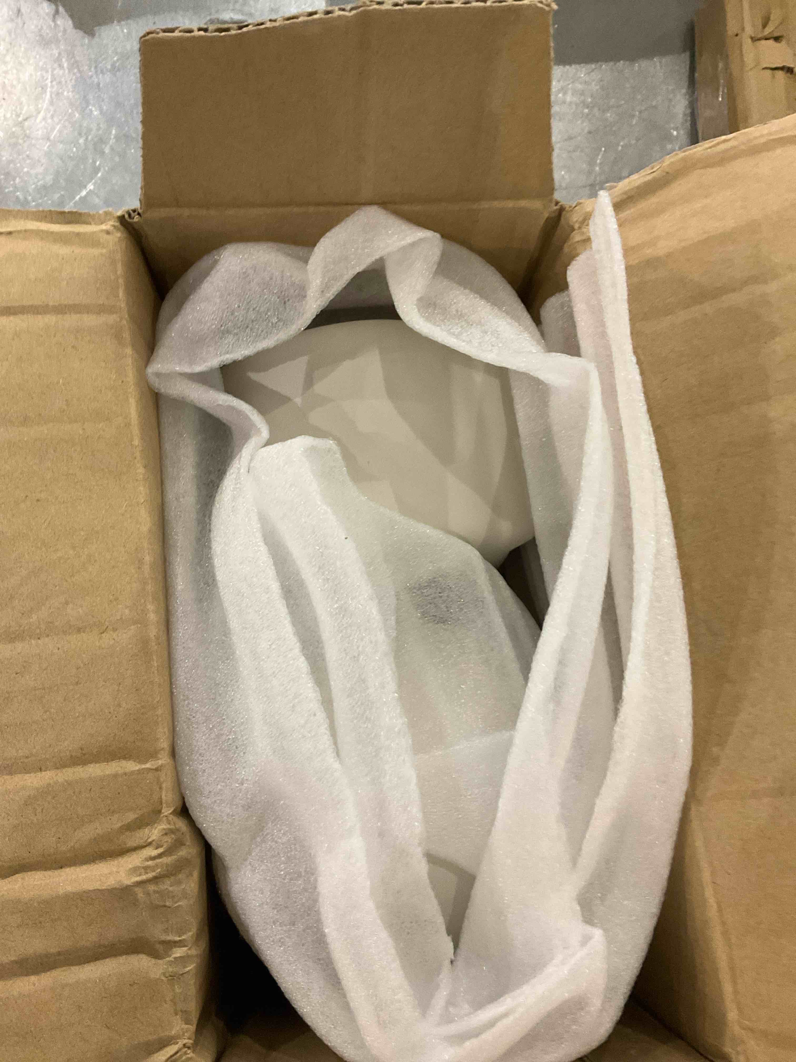 https://s3.amazonaws.com/lotting-images-prod/BargainHunt/EXS01520215_1715253853181.jpeg