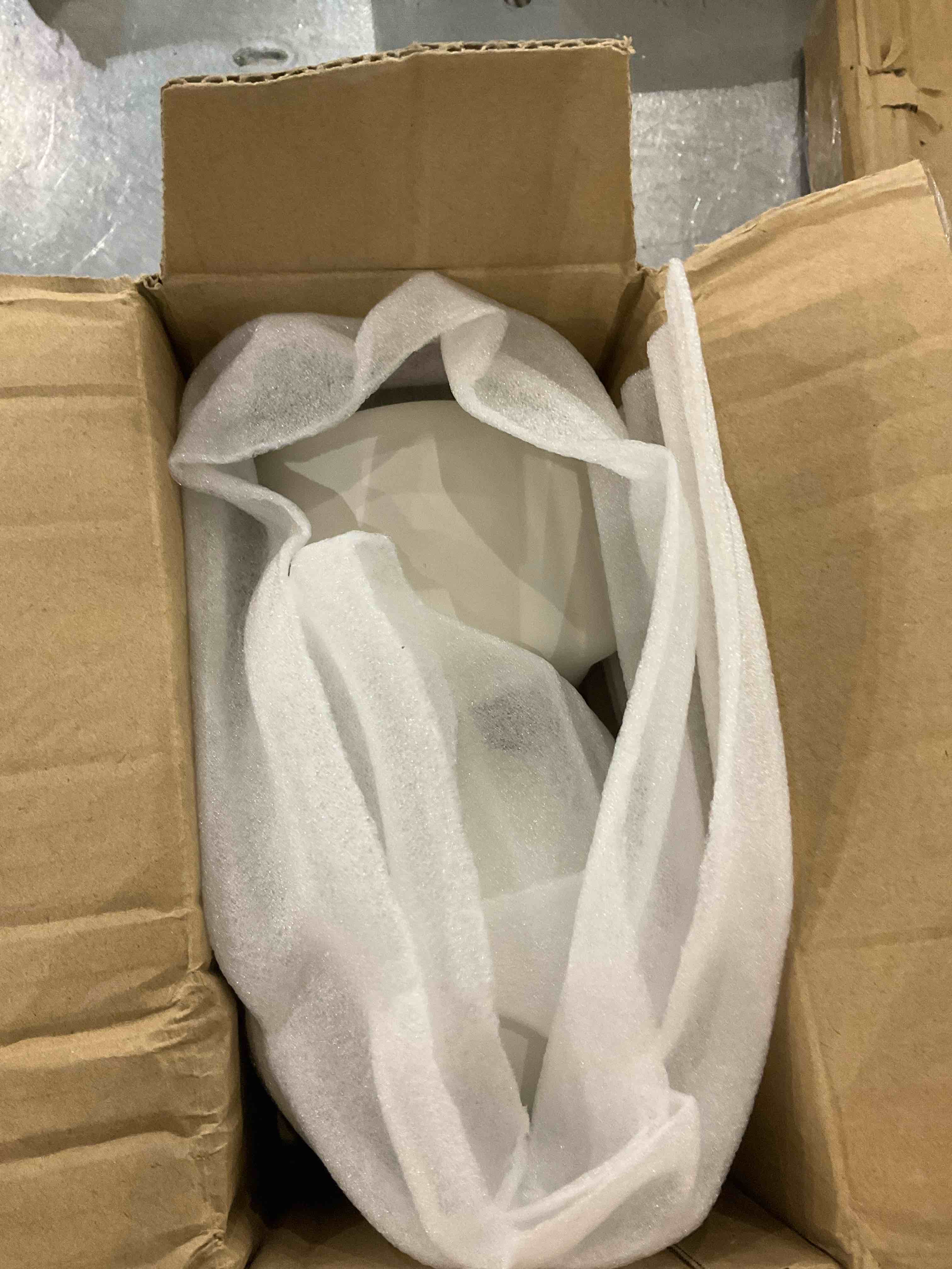 https://s3.amazonaws.com/lotting-images-prod/BargainHunt/EXS01520215_1715253854371.jpeg