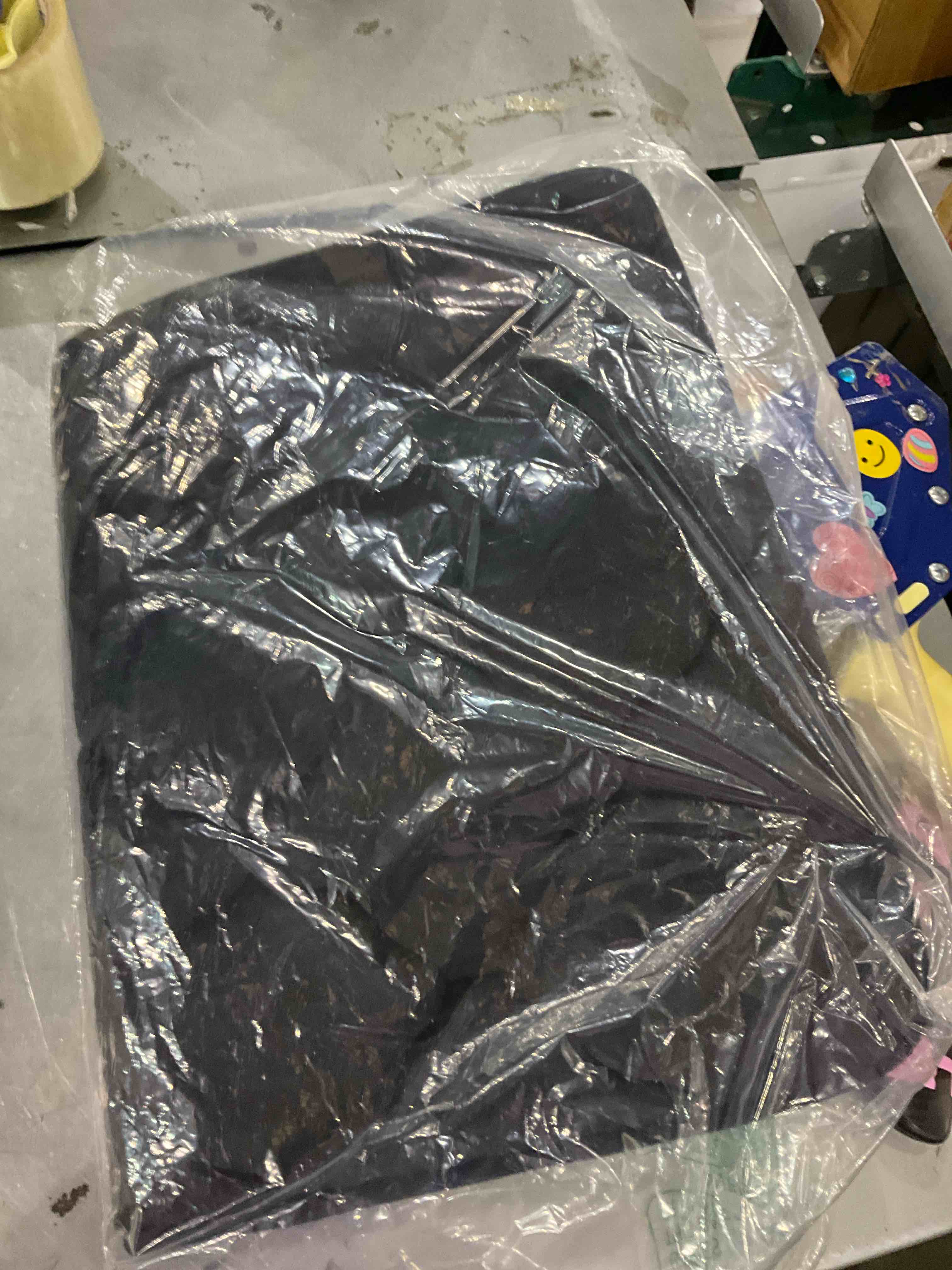https://s3.amazonaws.com/lotting-images-prod/BargainHunt/EXS01520217_1715253975402.jpeg