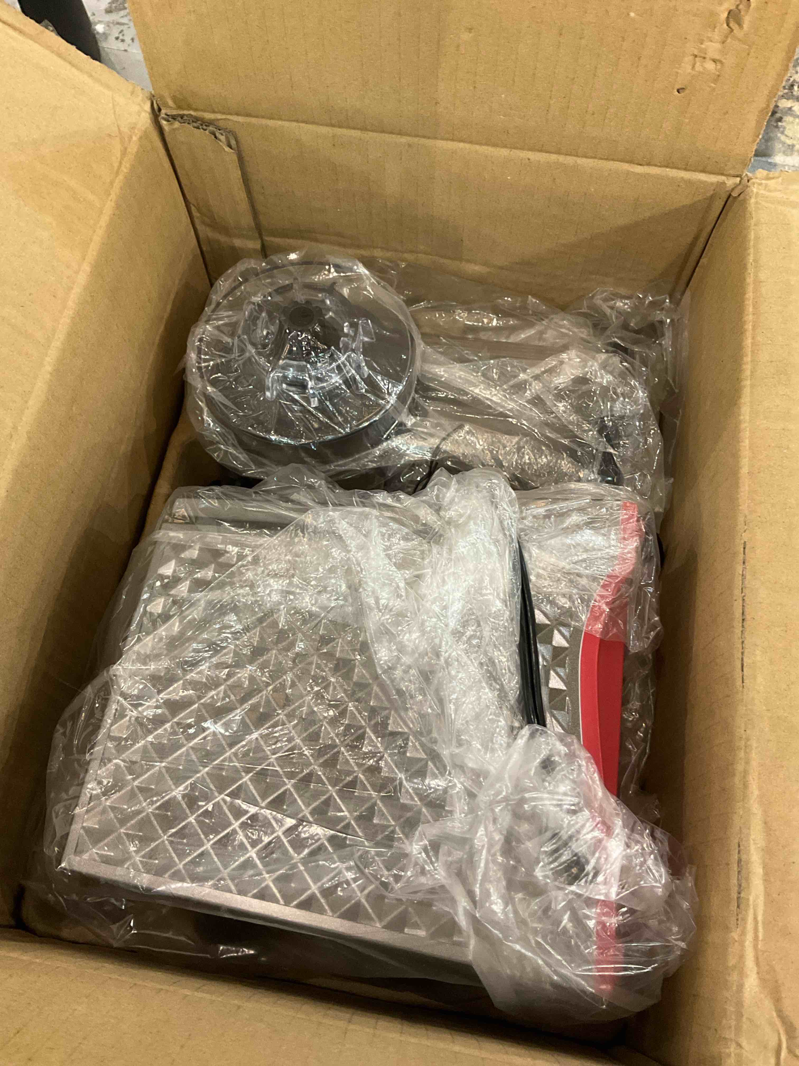 https://s3.amazonaws.com/lotting-images-prod/BargainHunt/EXS01520307_1715266664901.jpeg