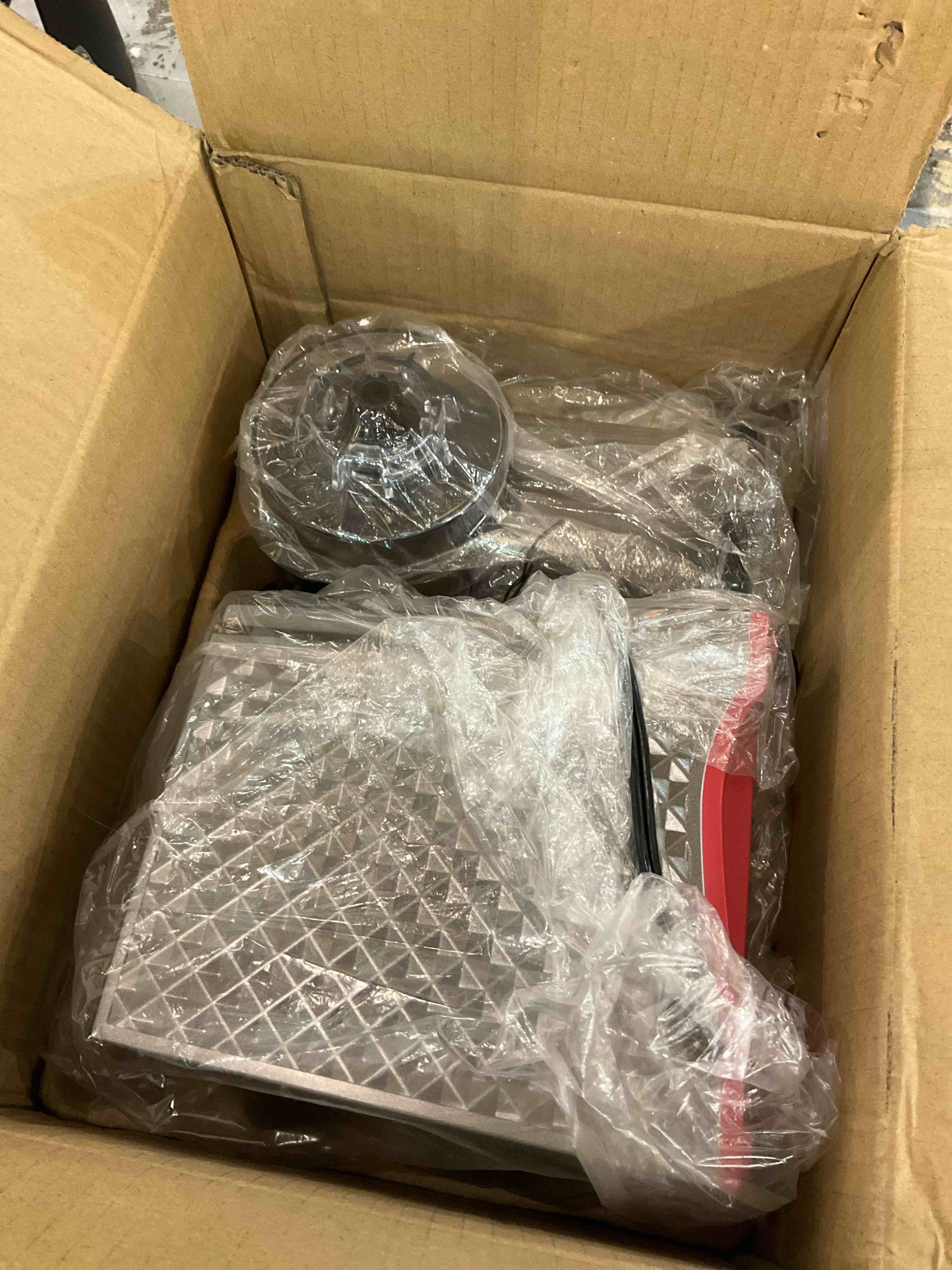https://s3.amazonaws.com/lotting-images-prod/BargainHunt/EXS01520307_1715266666512.jpeg