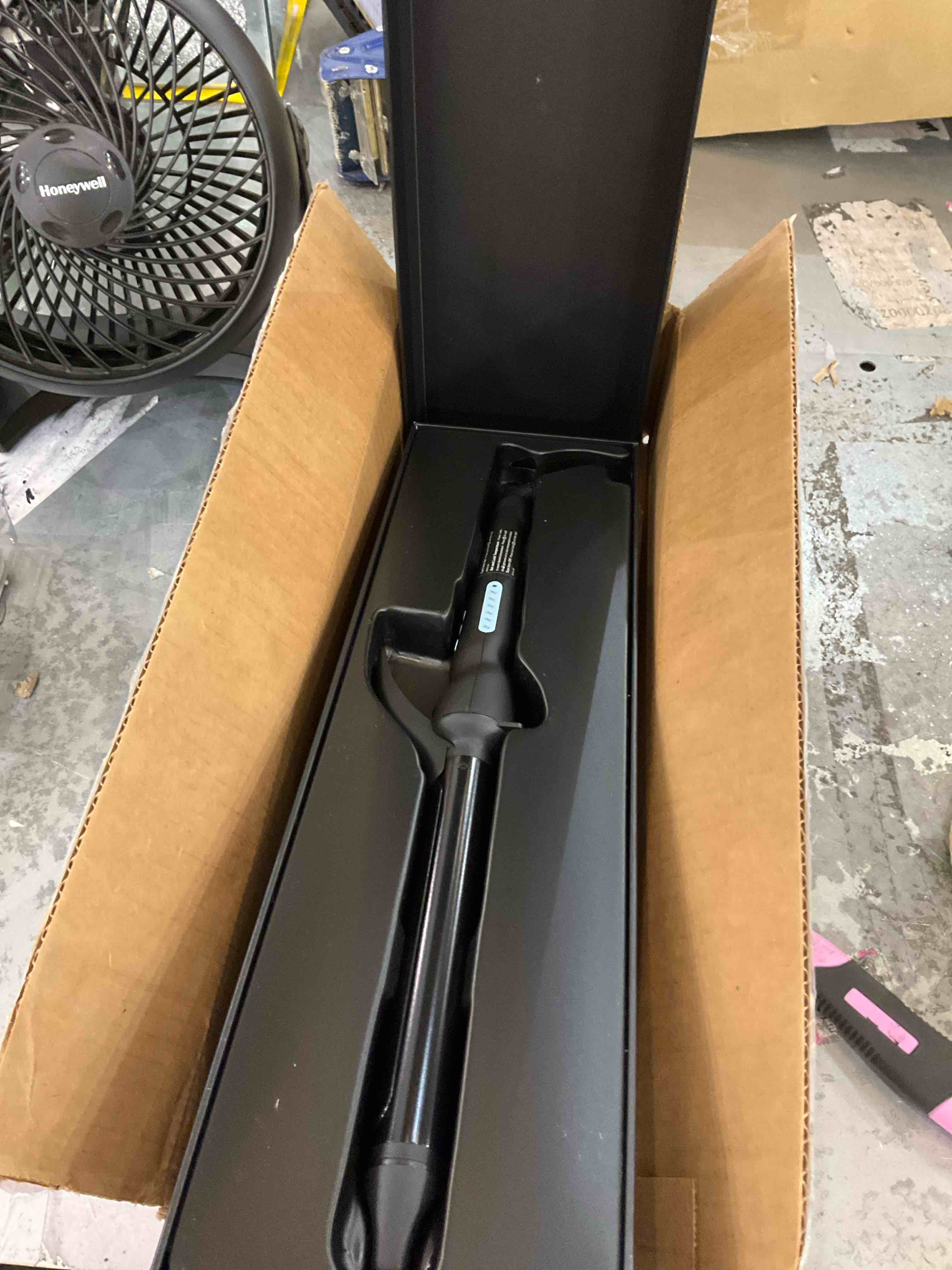 https://s3.amazonaws.com/lotting-images-prod/BargainHunt/EXS01520329_1715268787045.jpeg