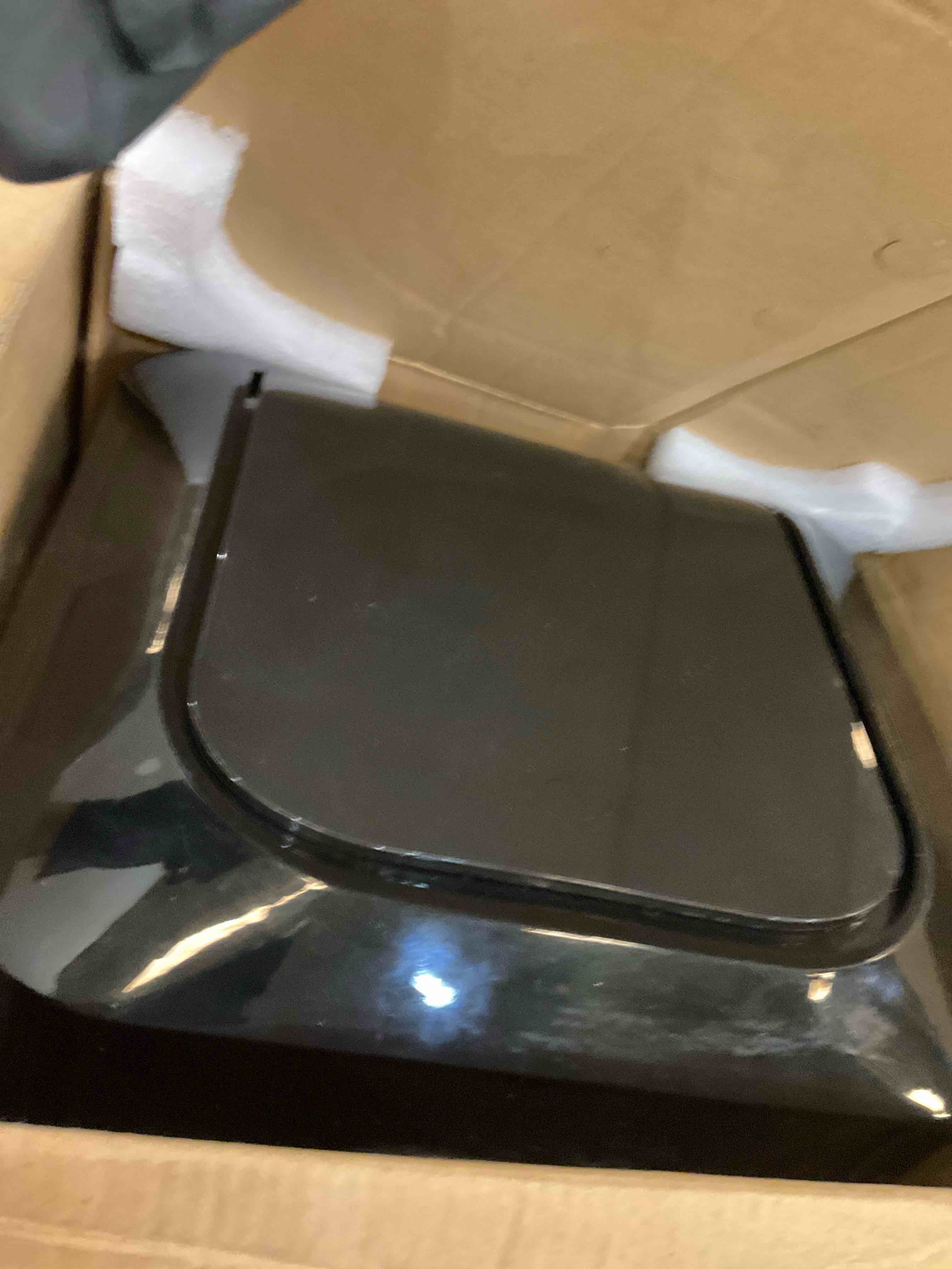 https://s3.amazonaws.com/lotting-images-prod/BargainHunt/EXS01520384_1715279502196.jpeg