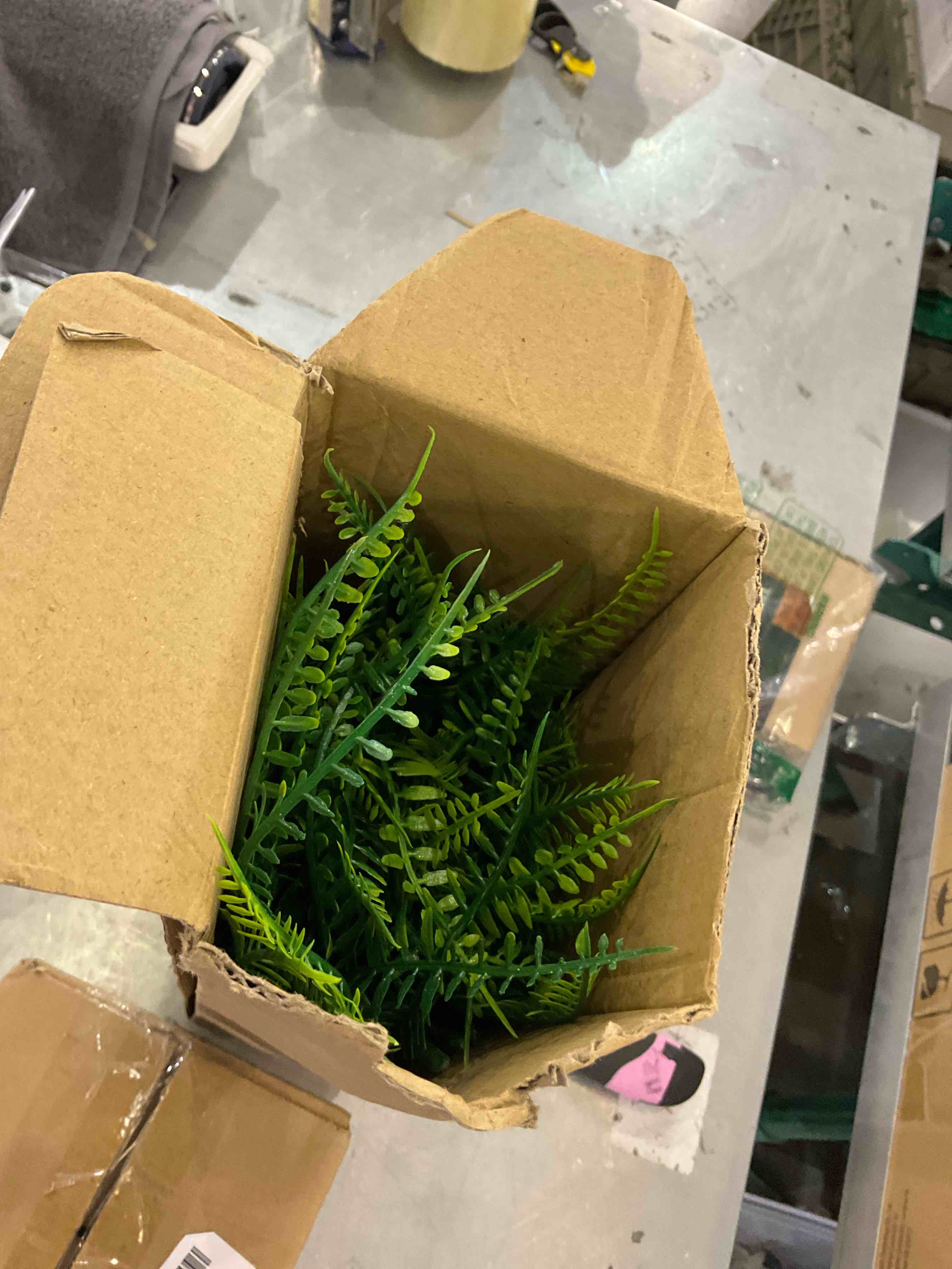 https://s3.amazonaws.com/lotting-images-prod/BargainHunt/EXS01520494_1715348057213.jpeg