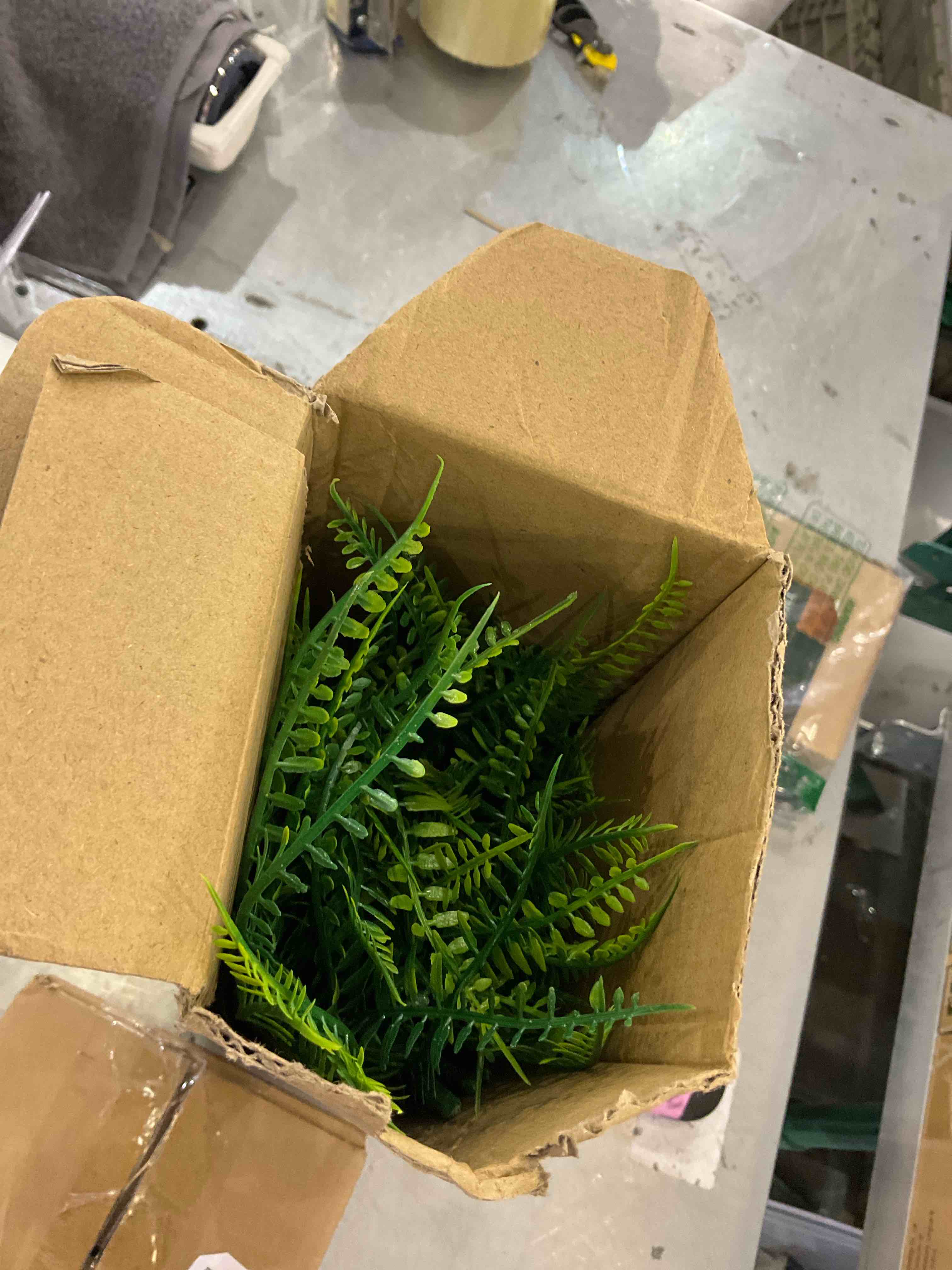 https://s3.amazonaws.com/lotting-images-prod/BargainHunt/EXS01520494_1715348058421.jpeg