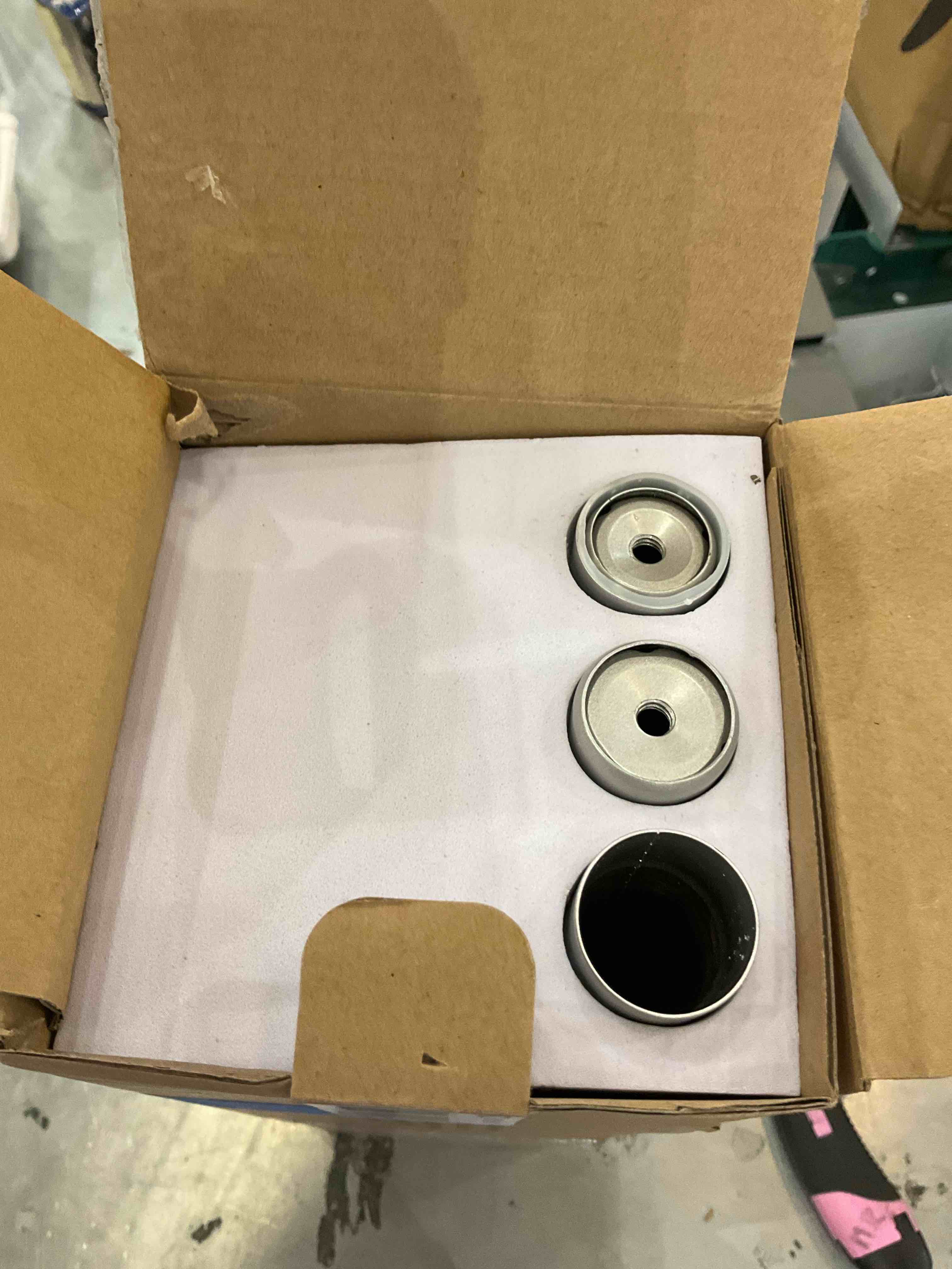 https://s3.amazonaws.com/lotting-images-prod/BargainHunt/EXS01520497_1715348203727.jpeg