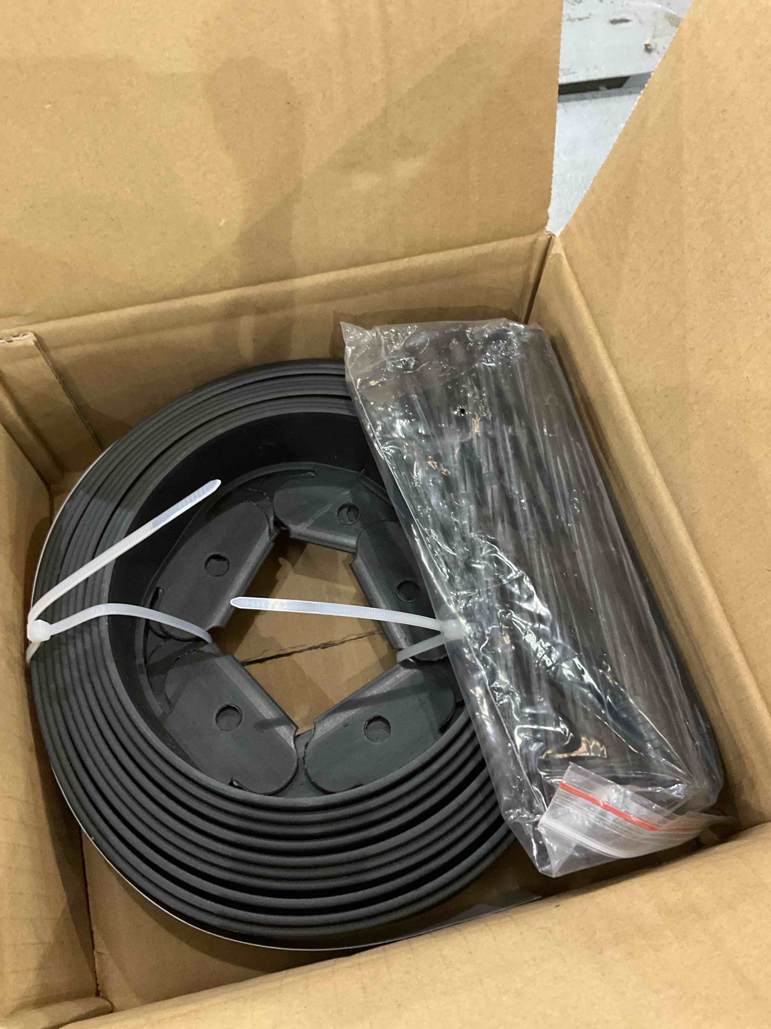https://s3.amazonaws.com/lotting-images-prod/BargainHunt/EXS01520498_1715348263611.jpeg