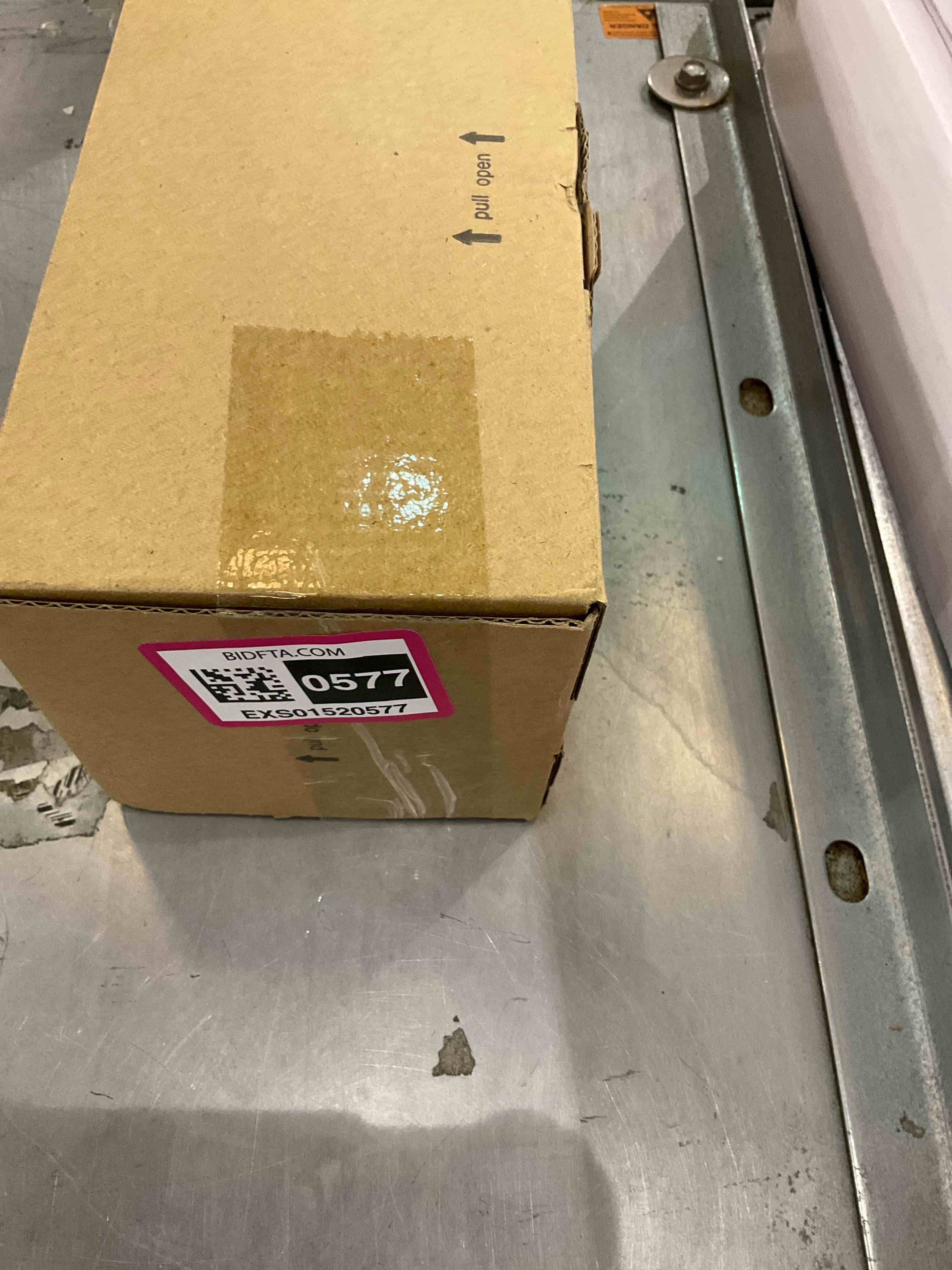 https://s3.amazonaws.com/lotting-images-prod/BargainHunt/EXS01520577_1715267247502.jpeg