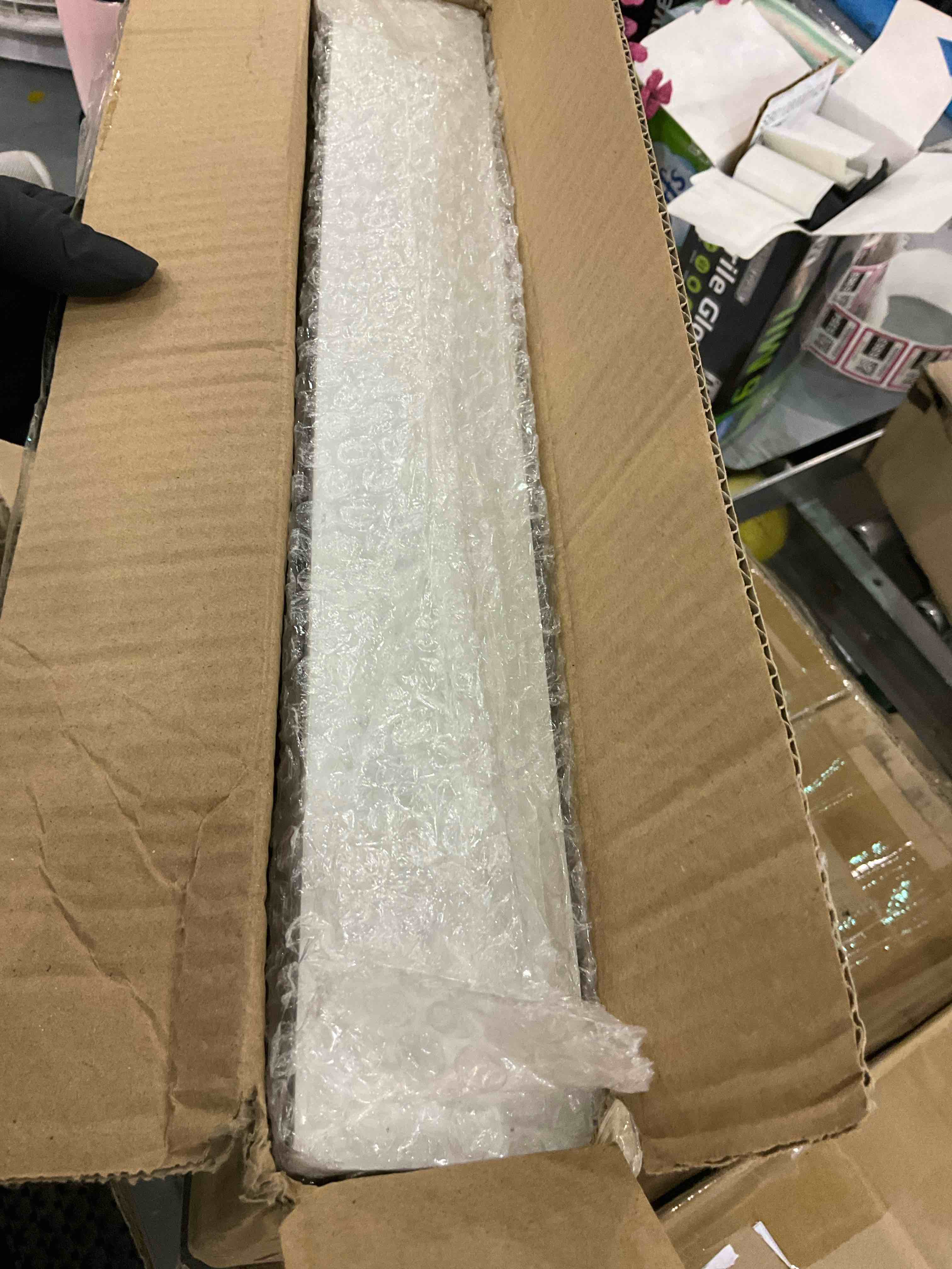 https://s3.amazonaws.com/lotting-images-prod/BargainHunt/EXS01521352_1719832910940.jpeg