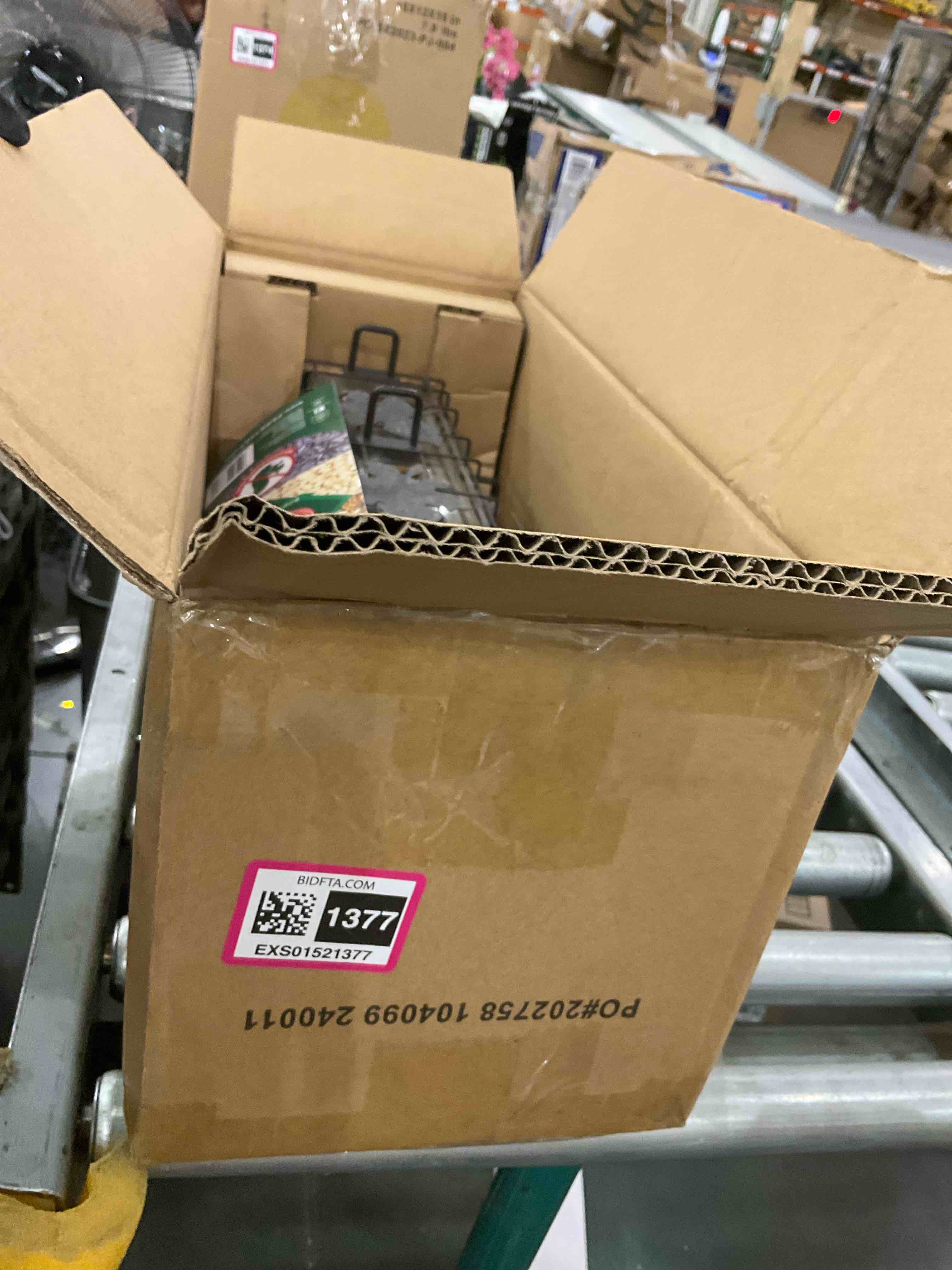 https://s3.amazonaws.com/lotting-images-prod/BargainHunt/EXS01521377_1719842046659.jpeg