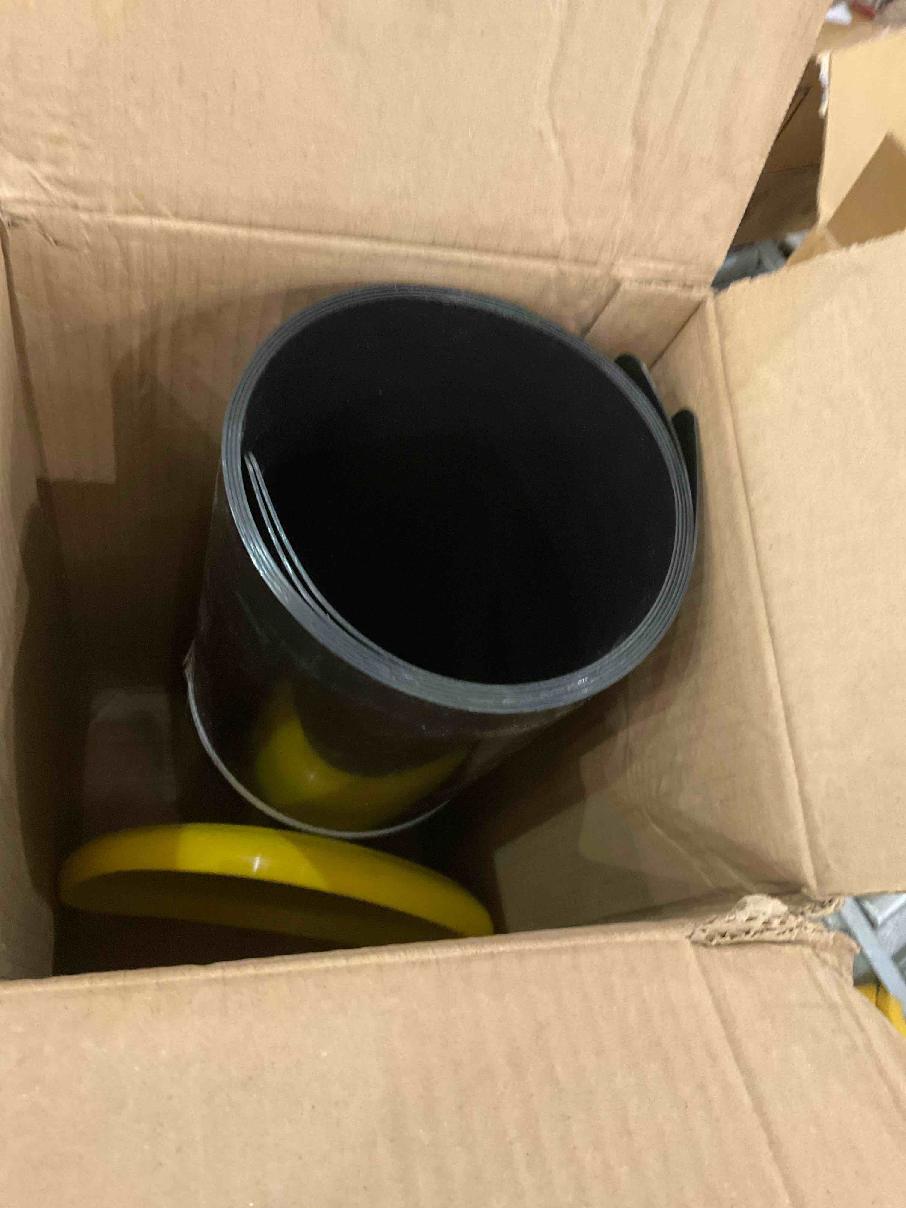 https://s3.amazonaws.com/lotting-images-prod/BargainHunt/EXS01521436_1719928105042.jpeg