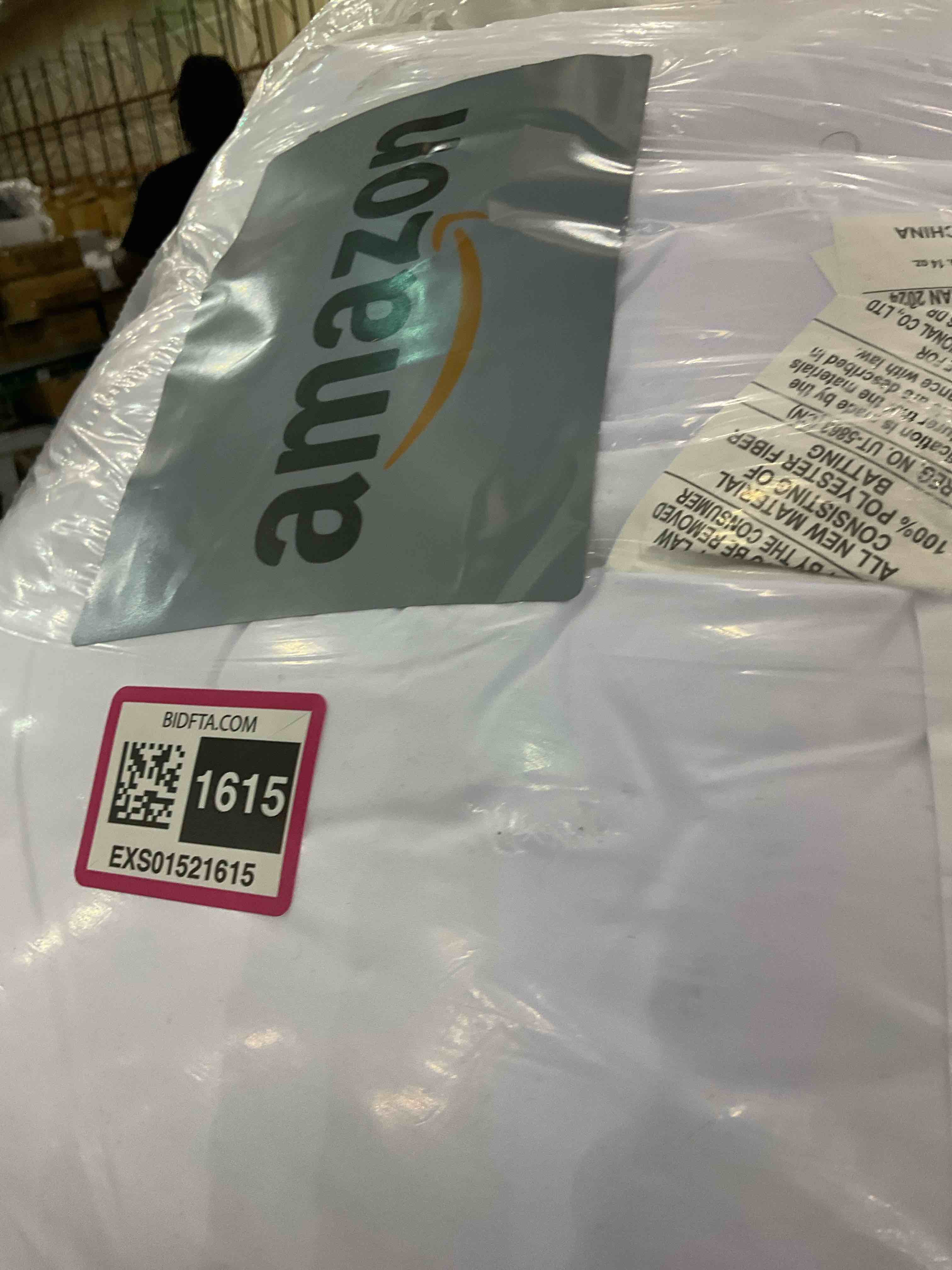 https://s3.amazonaws.com/lotting-images-prod/BargainHunt/EXS01521615_1714763013620.jpeg