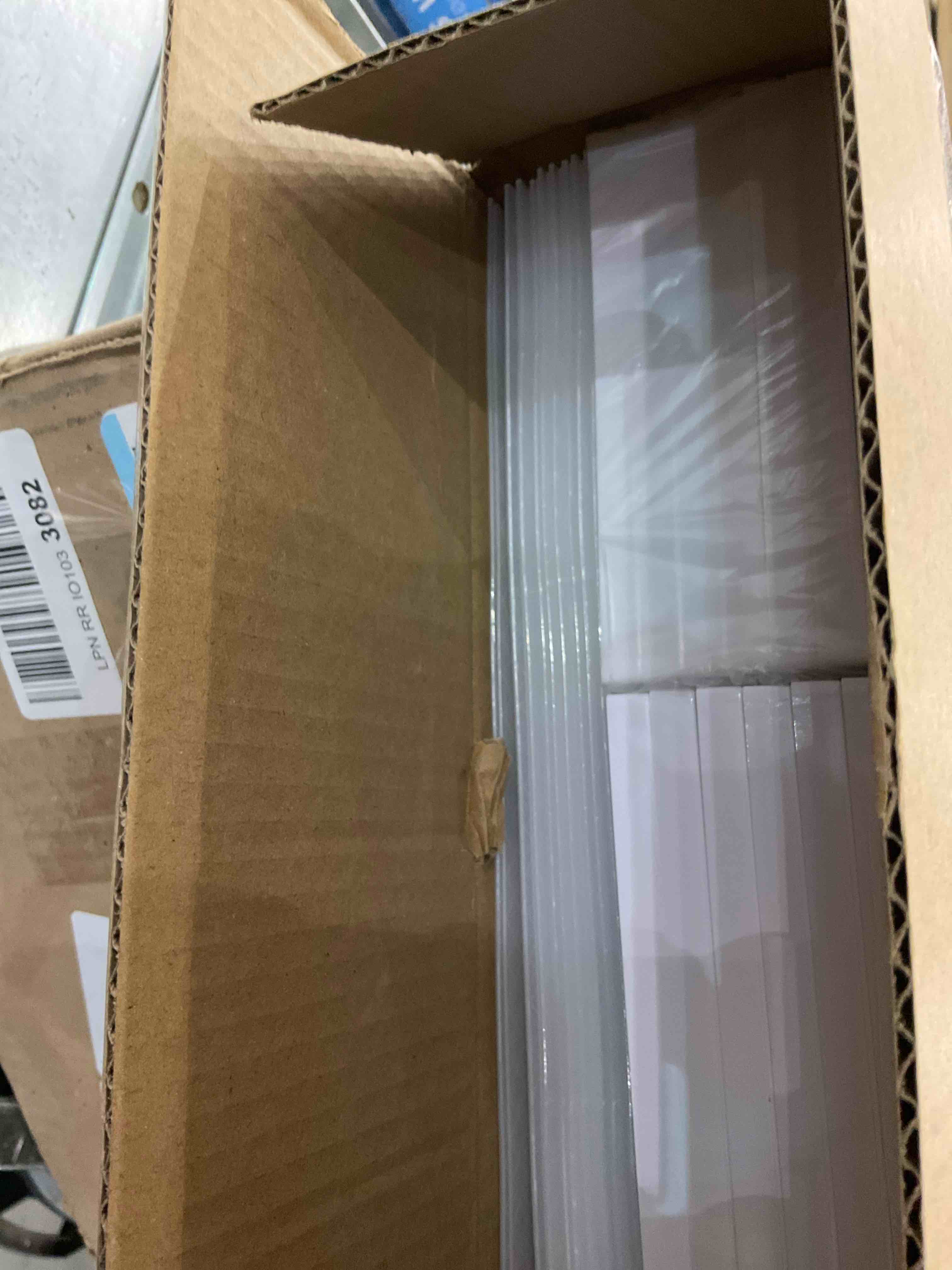 https://s3.amazonaws.com/lotting-images-prod/BargainHunt/EXS01521712_1715094137279.jpeg