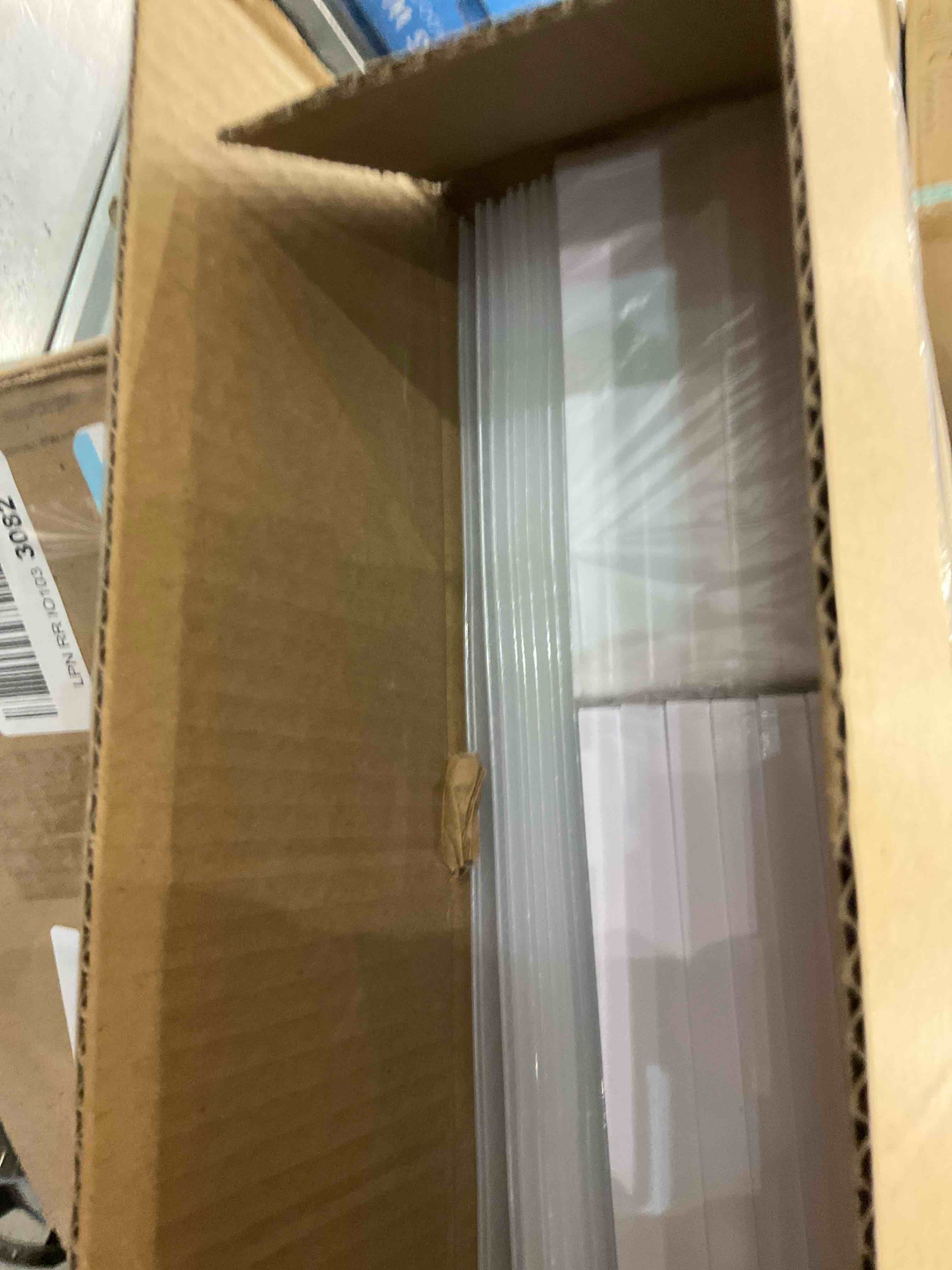https://s3.amazonaws.com/lotting-images-prod/BargainHunt/EXS01521712_1715094138457.jpeg