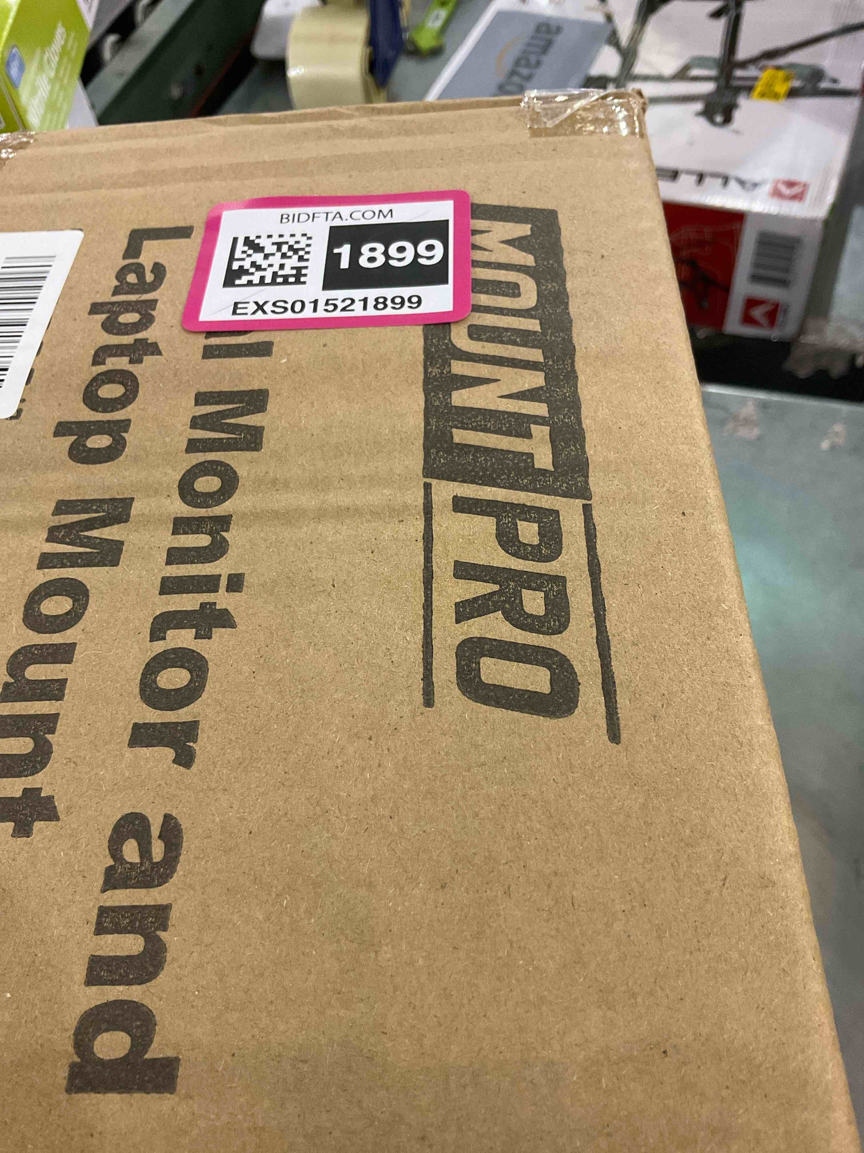 https://s3.amazonaws.com/lotting-images-prod/BargainHunt/EXS01521899_1715182071795.jpeg