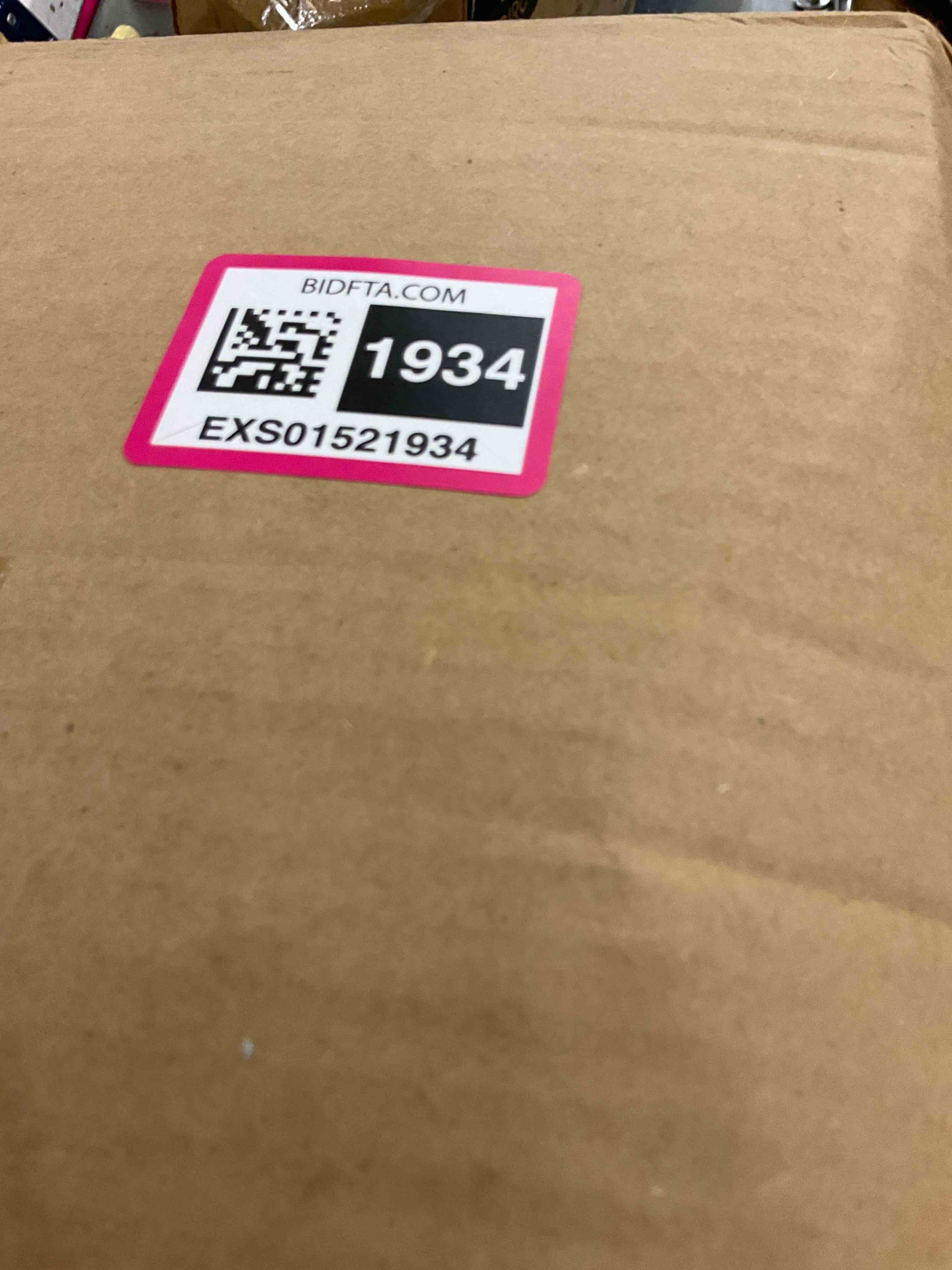 https://s3.amazonaws.com/lotting-images-prod/BargainHunt/EXS01521934_1715188710506.jpeg