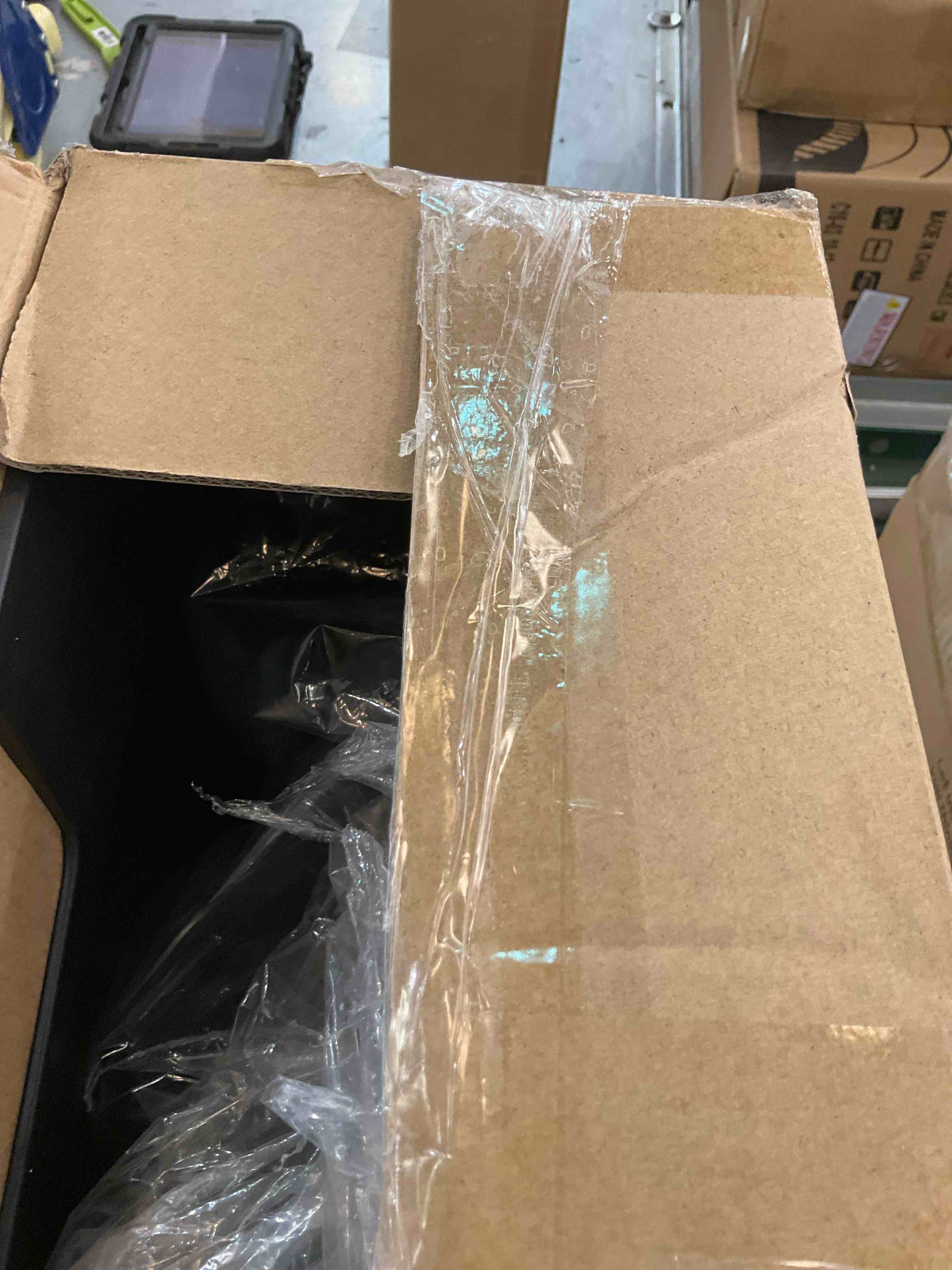 https://s3.amazonaws.com/lotting-images-prod/BargainHunt/EXS01521936_1715188994631.jpeg