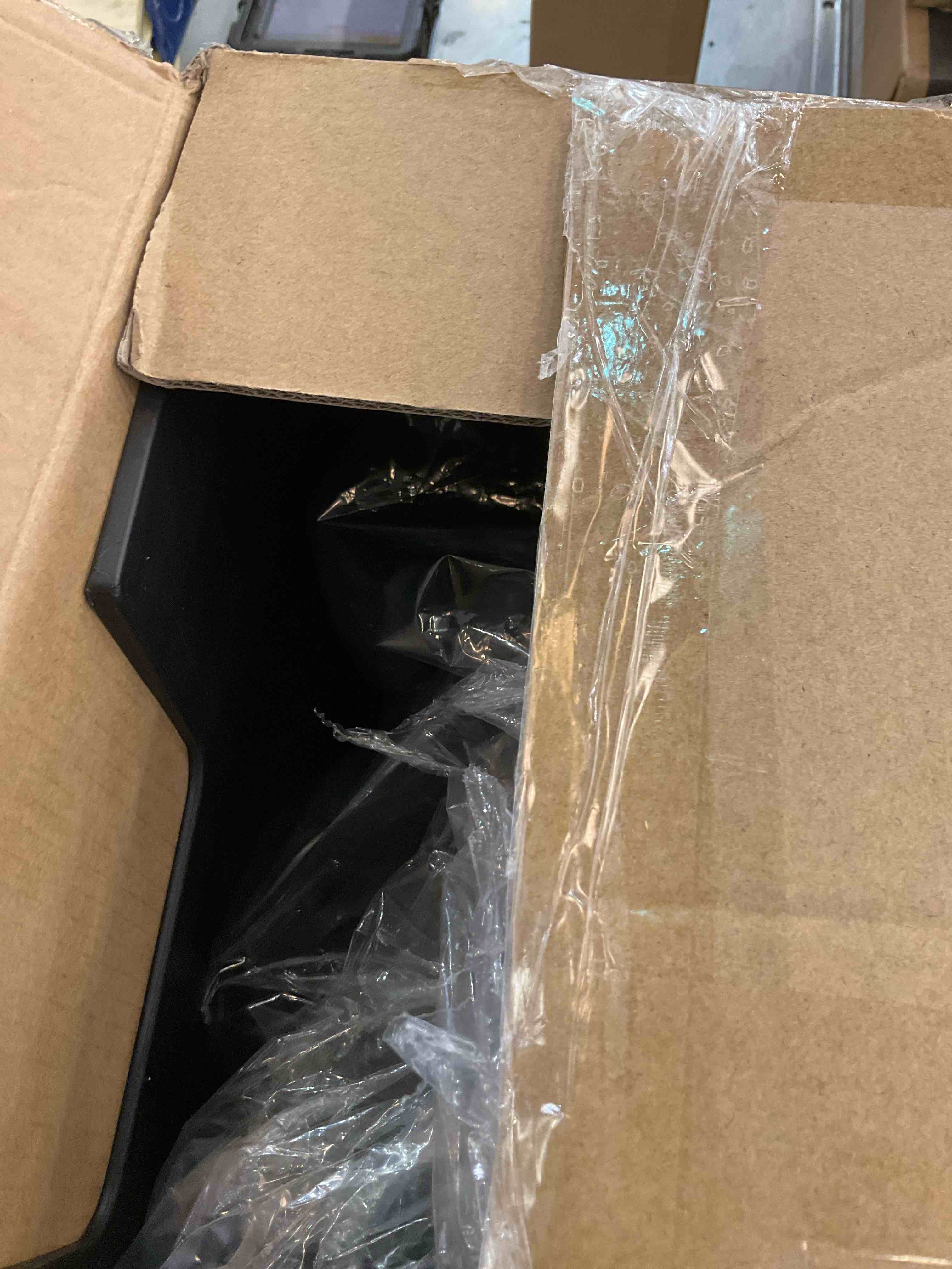 https://s3.amazonaws.com/lotting-images-prod/BargainHunt/EXS01521936_1715188995581.jpeg