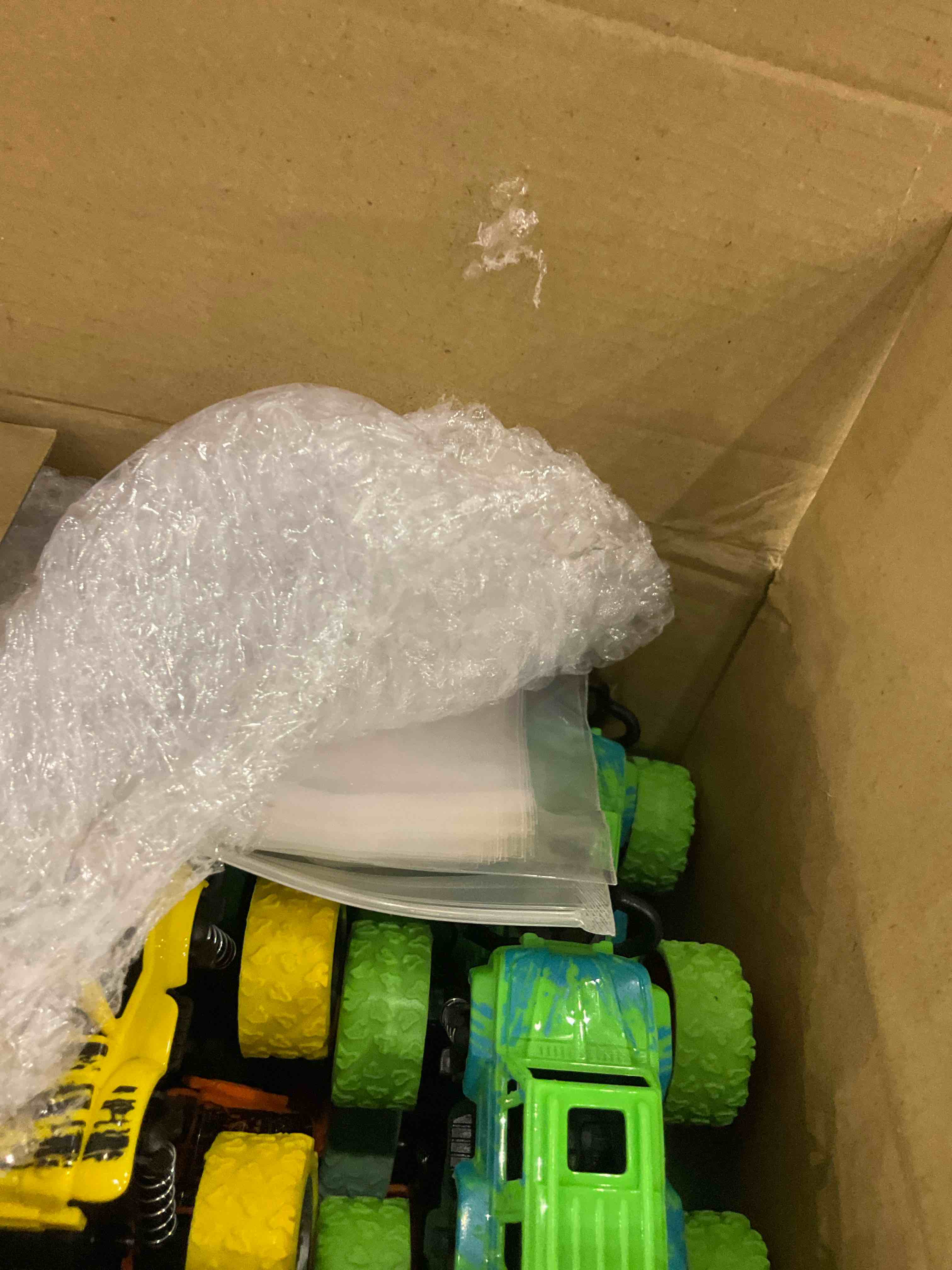 https://s3.amazonaws.com/lotting-images-prod/BargainHunt/EXS01522274_1715599073059.jpeg