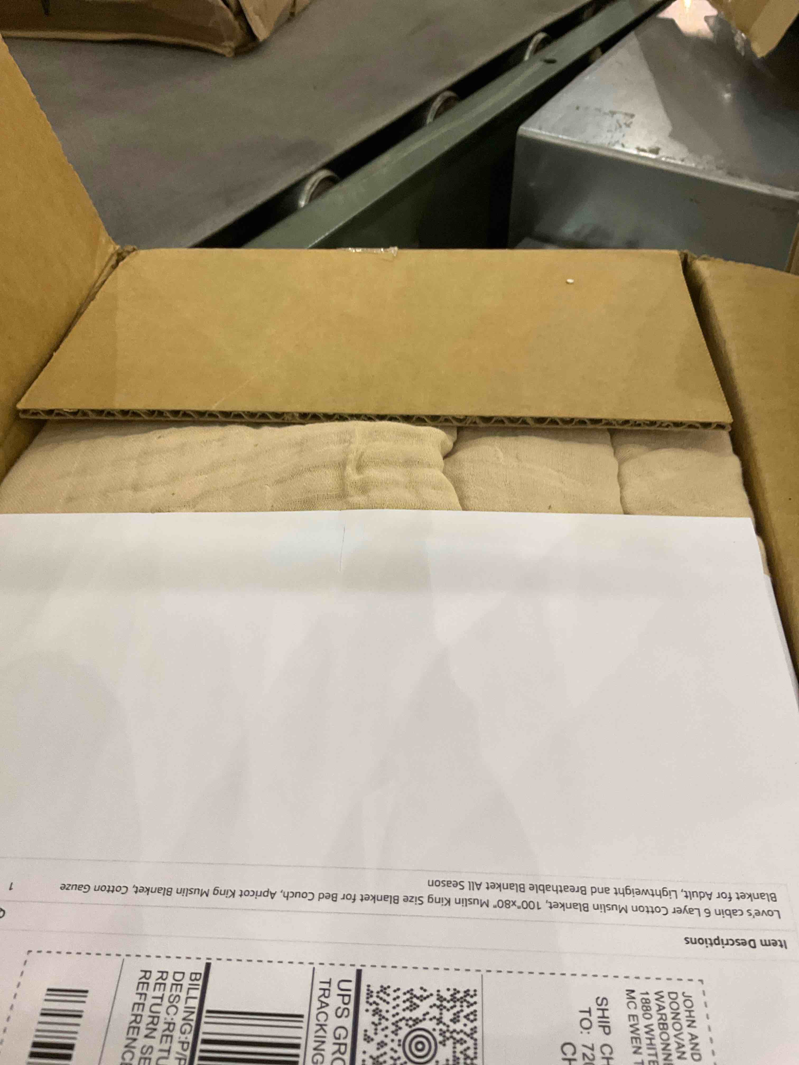 https://s3.amazonaws.com/lotting-images-prod/BargainHunt/EXS01522334_1715603928718.jpeg