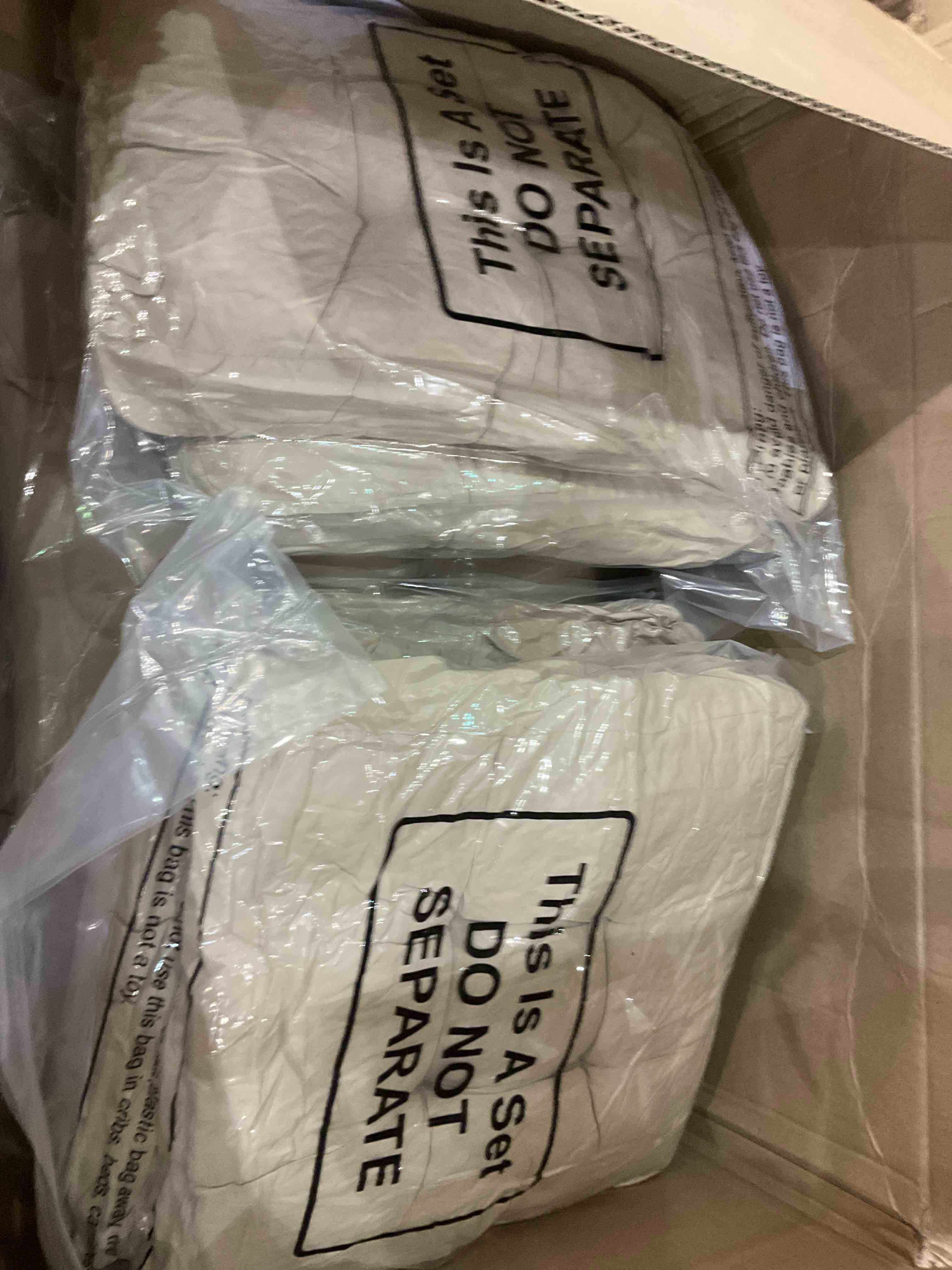 https://s3.amazonaws.com/lotting-images-prod/BargainHunt/EXS01522668_1714996021984.jpeg