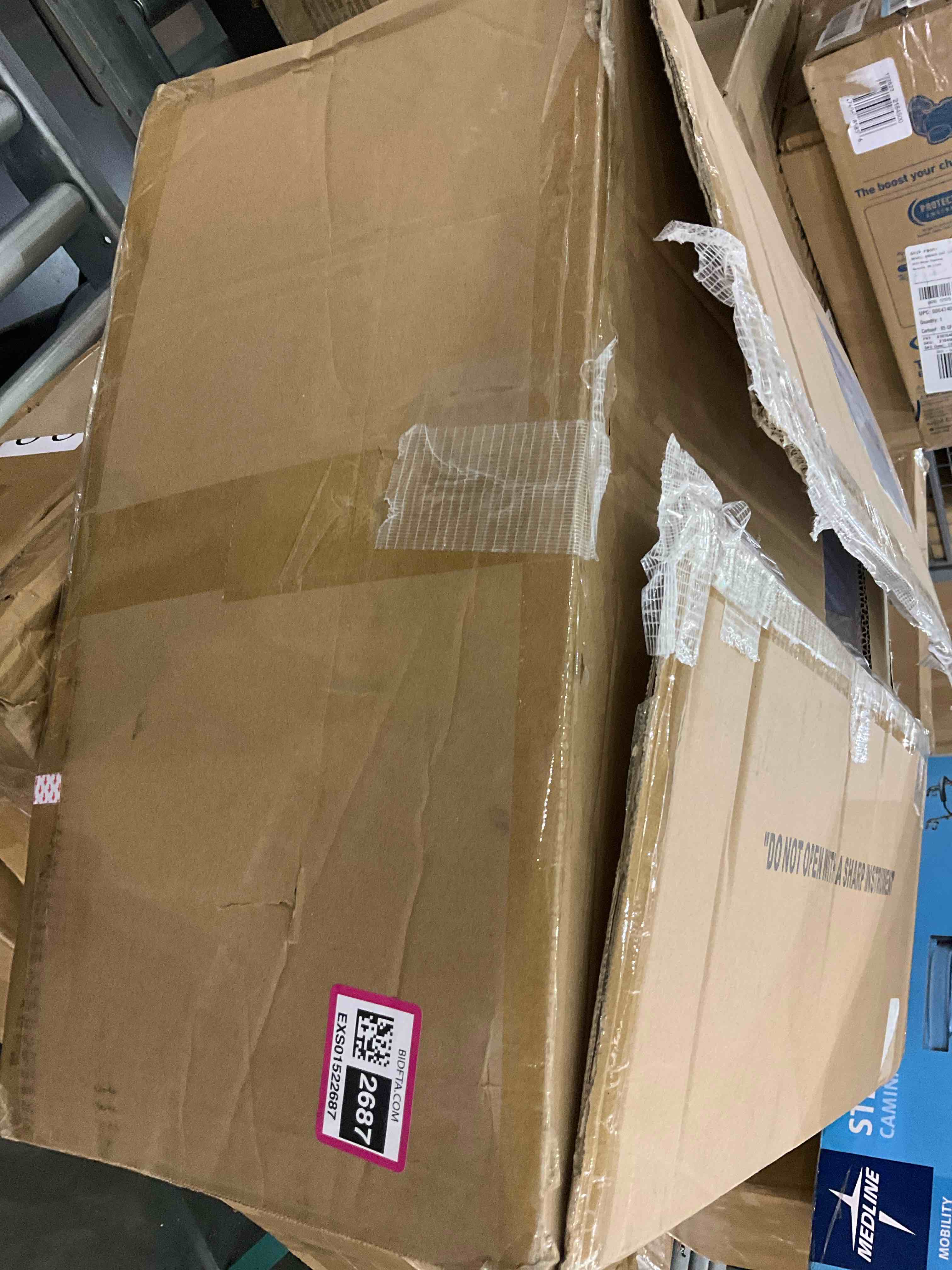 https://s3.amazonaws.com/lotting-images-prod/BargainHunt/EXS01522687_1714999425772.jpeg