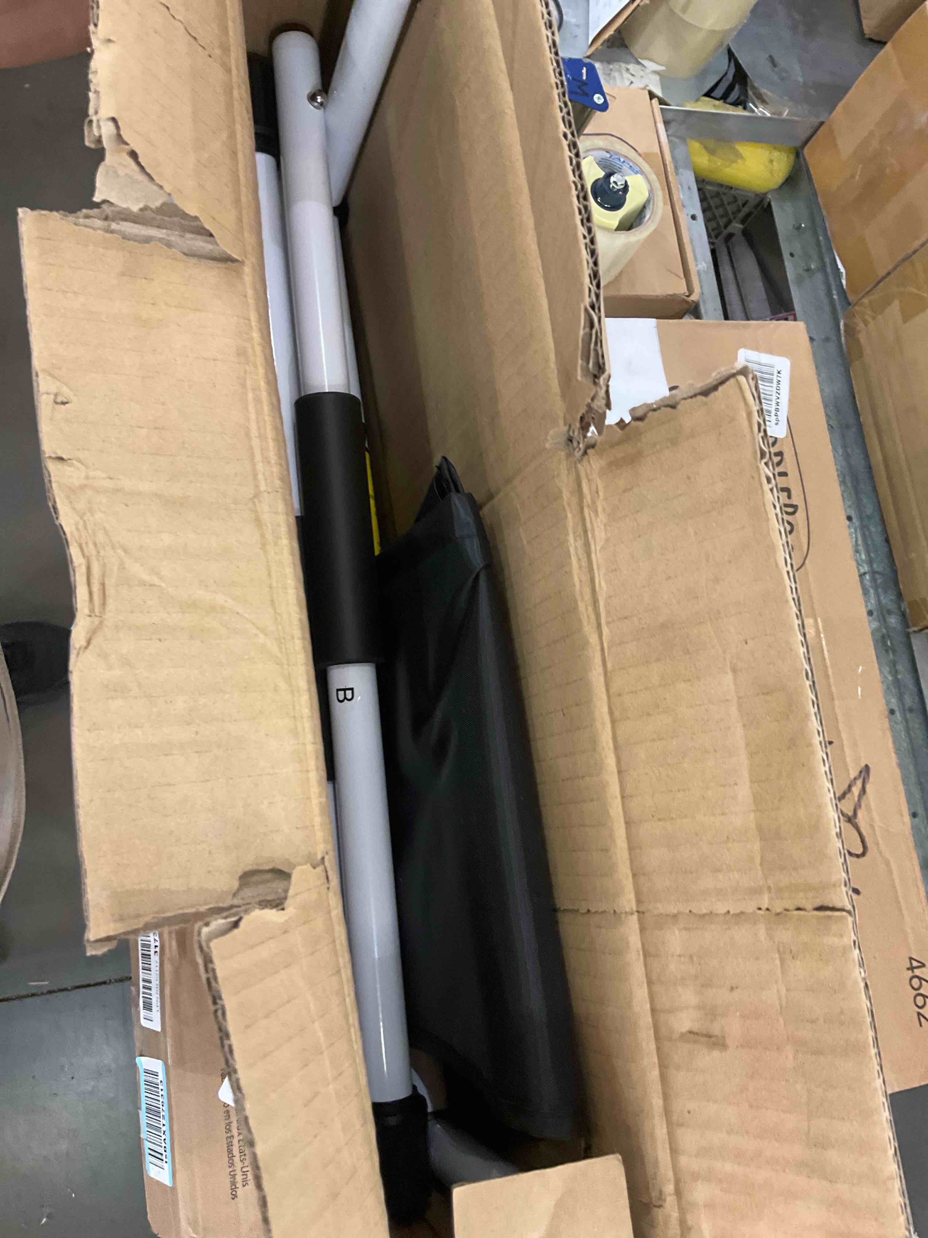 https://s3.amazonaws.com/lotting-images-prod/BargainHunt/EXS01522718_1715005285122.jpeg