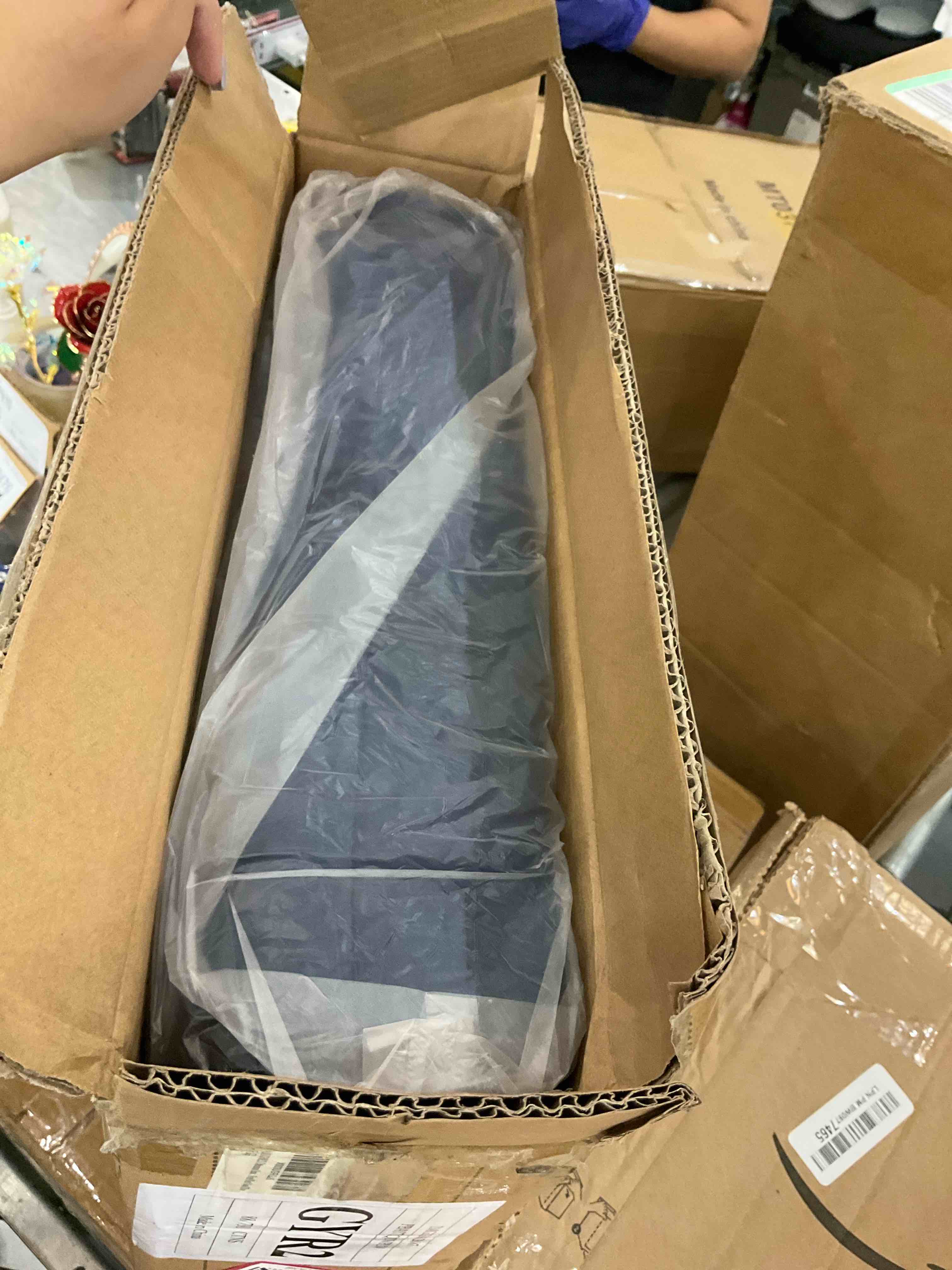 https://s3.amazonaws.com/lotting-images-prod/BargainHunt/EXS01522735_1715007698898.jpeg