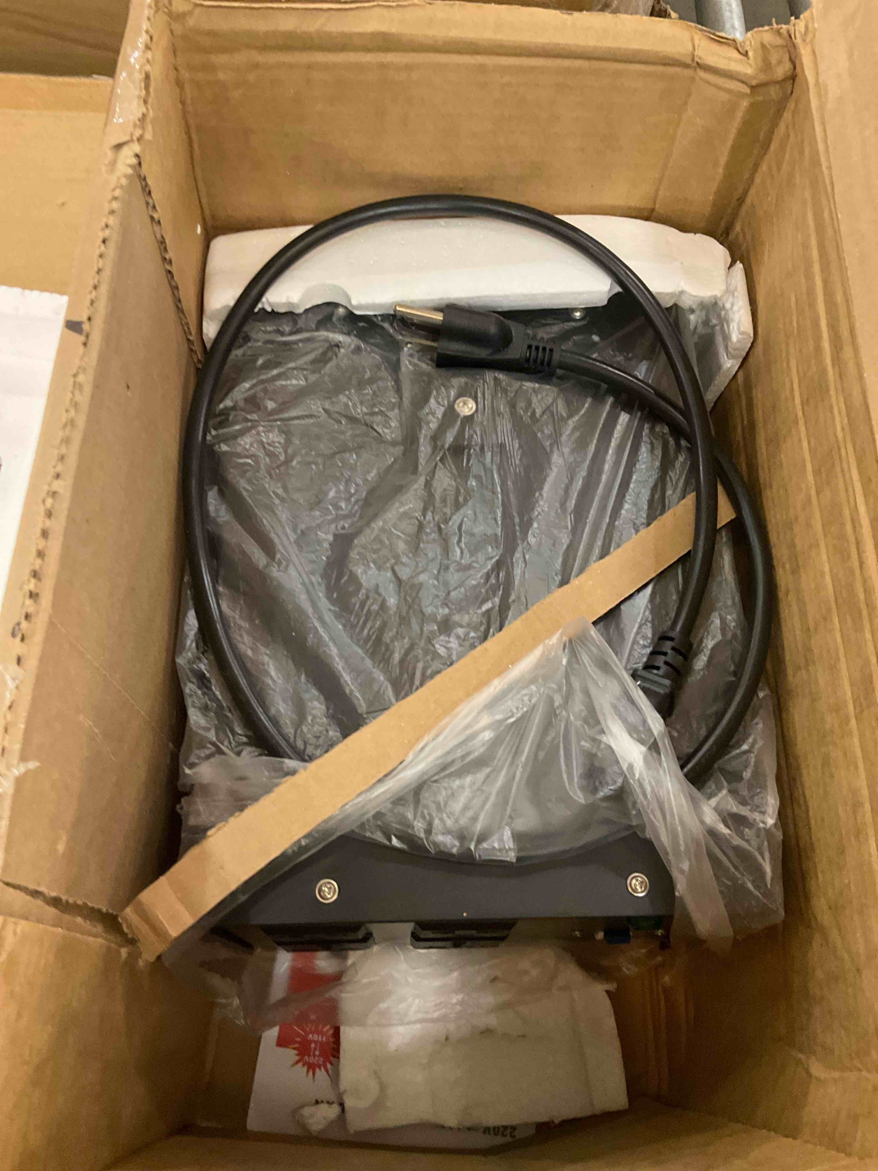 https://s3.amazonaws.com/lotting-images-prod/BargainHunt/EXS01522736_1715007823100.jpeg
