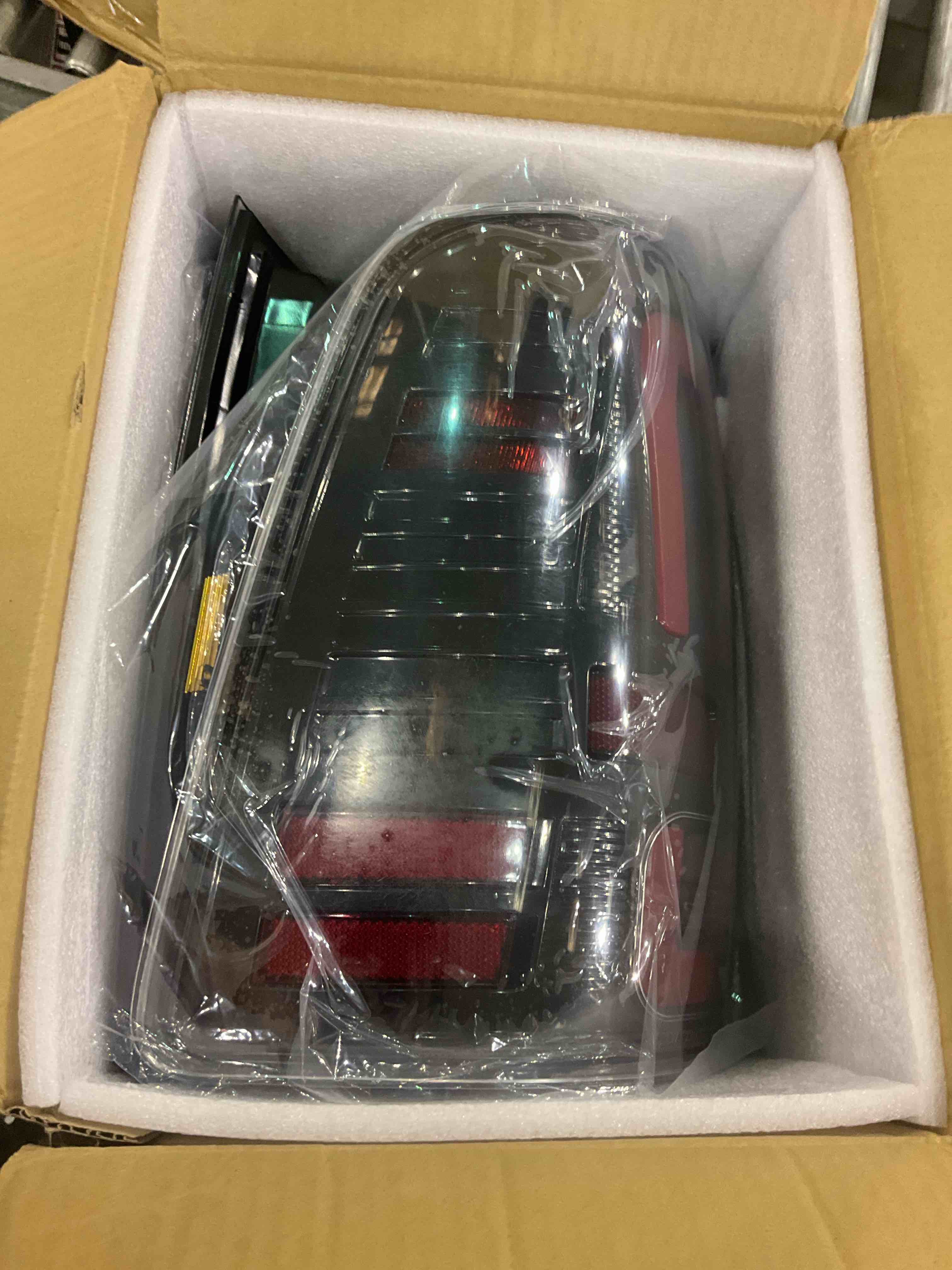 https://s3.amazonaws.com/lotting-images-prod/BargainHunt/EXS01522823_1715169886316.jpeg