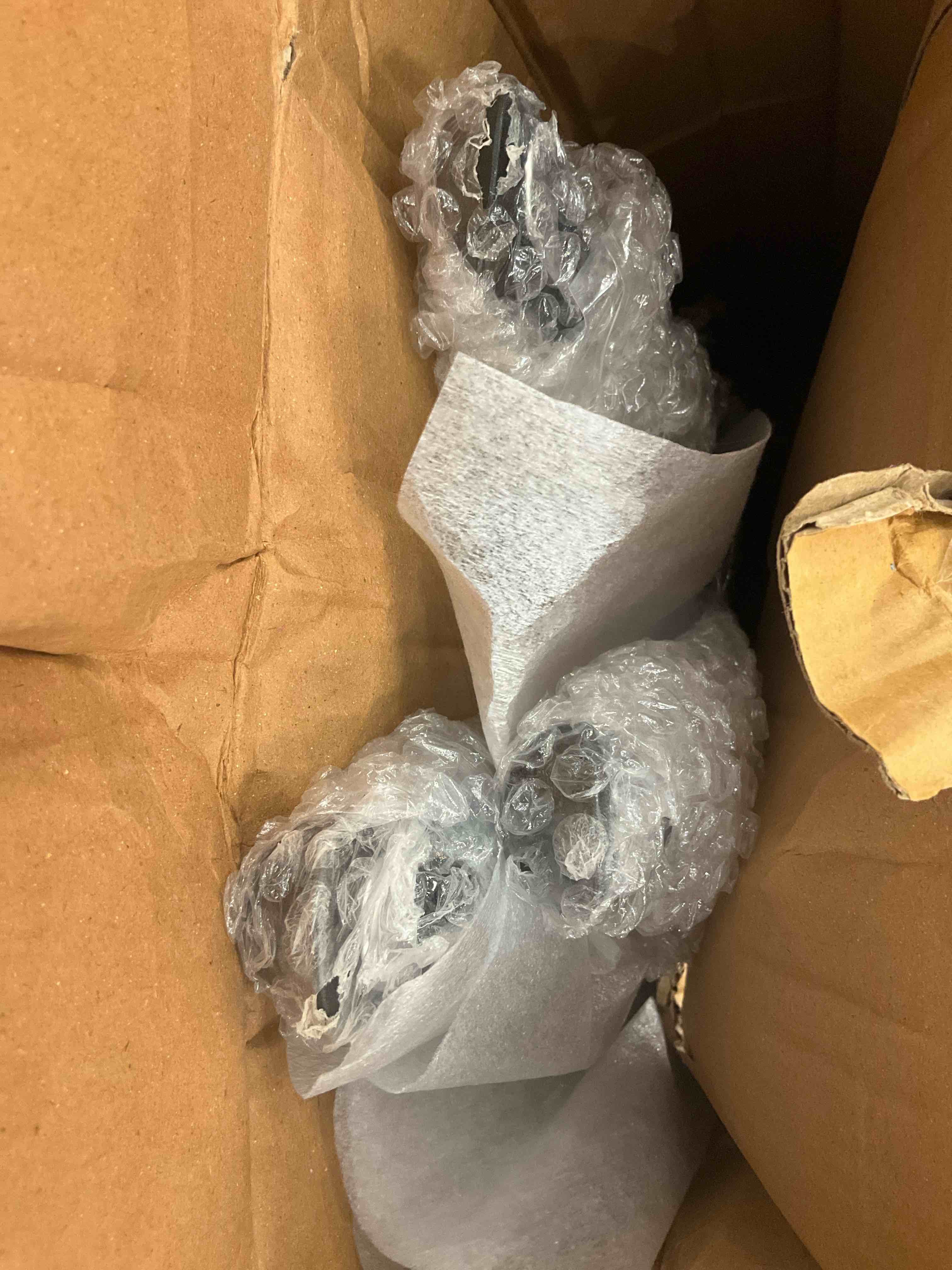 https://s3.amazonaws.com/lotting-images-prod/BargainHunt/EXS01522948_1715188710099.jpeg