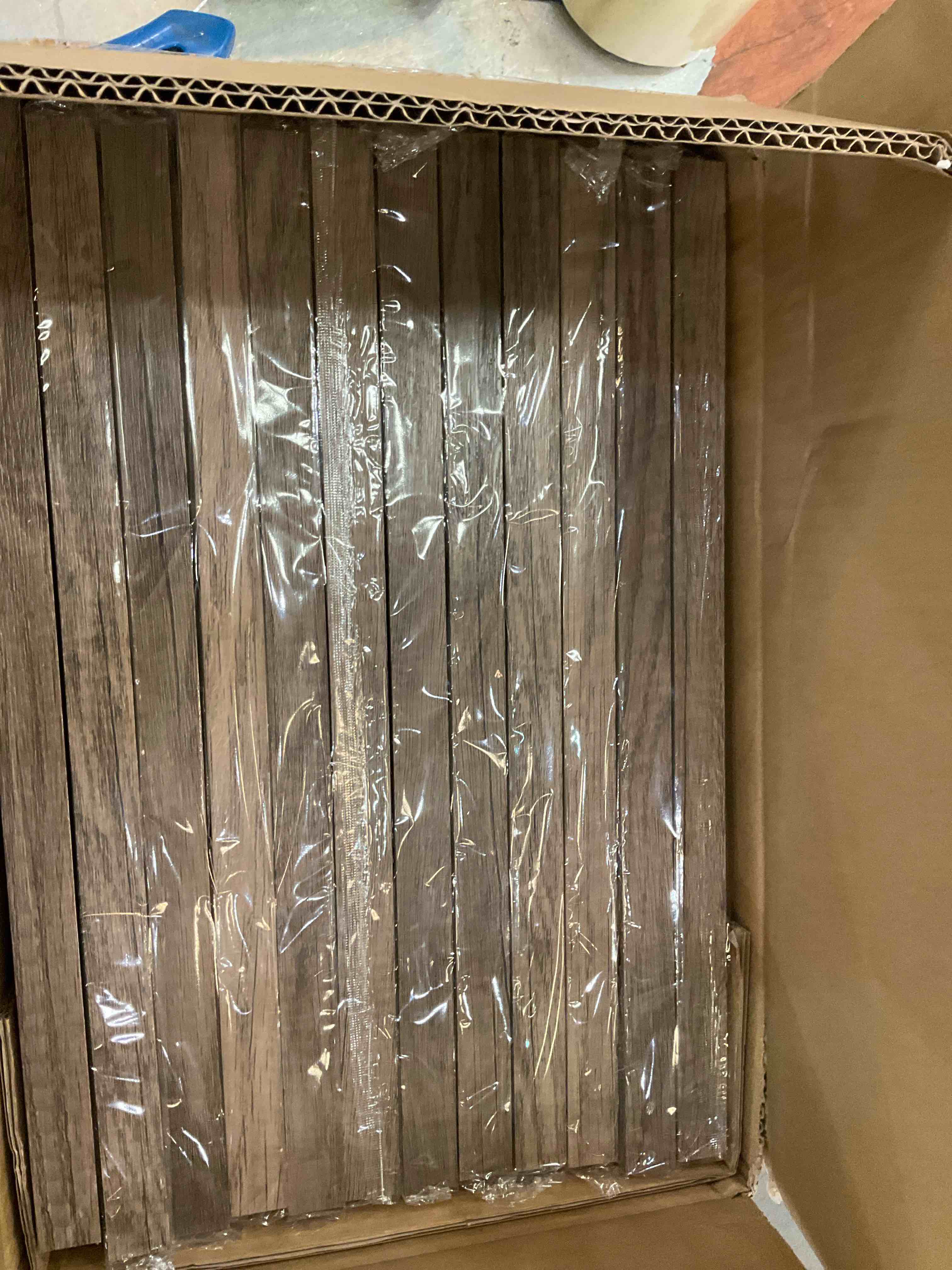 https://s3.amazonaws.com/lotting-images-prod/BargainHunt/EXS01523646_1713978899450.jpeg