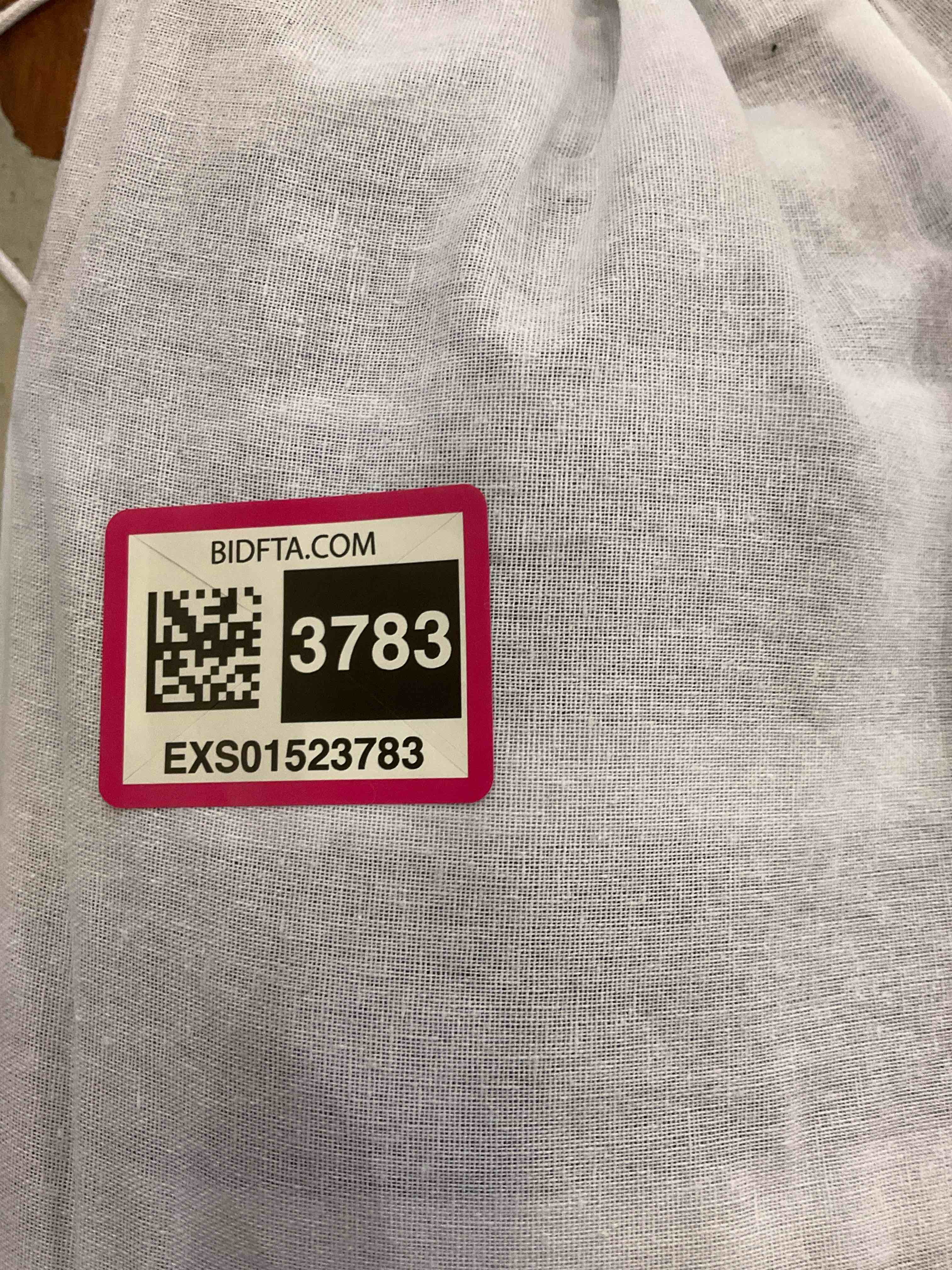 https://s3.amazonaws.com/lotting-images-prod/BargainHunt/EXS01523783_1714054747350.jpeg
