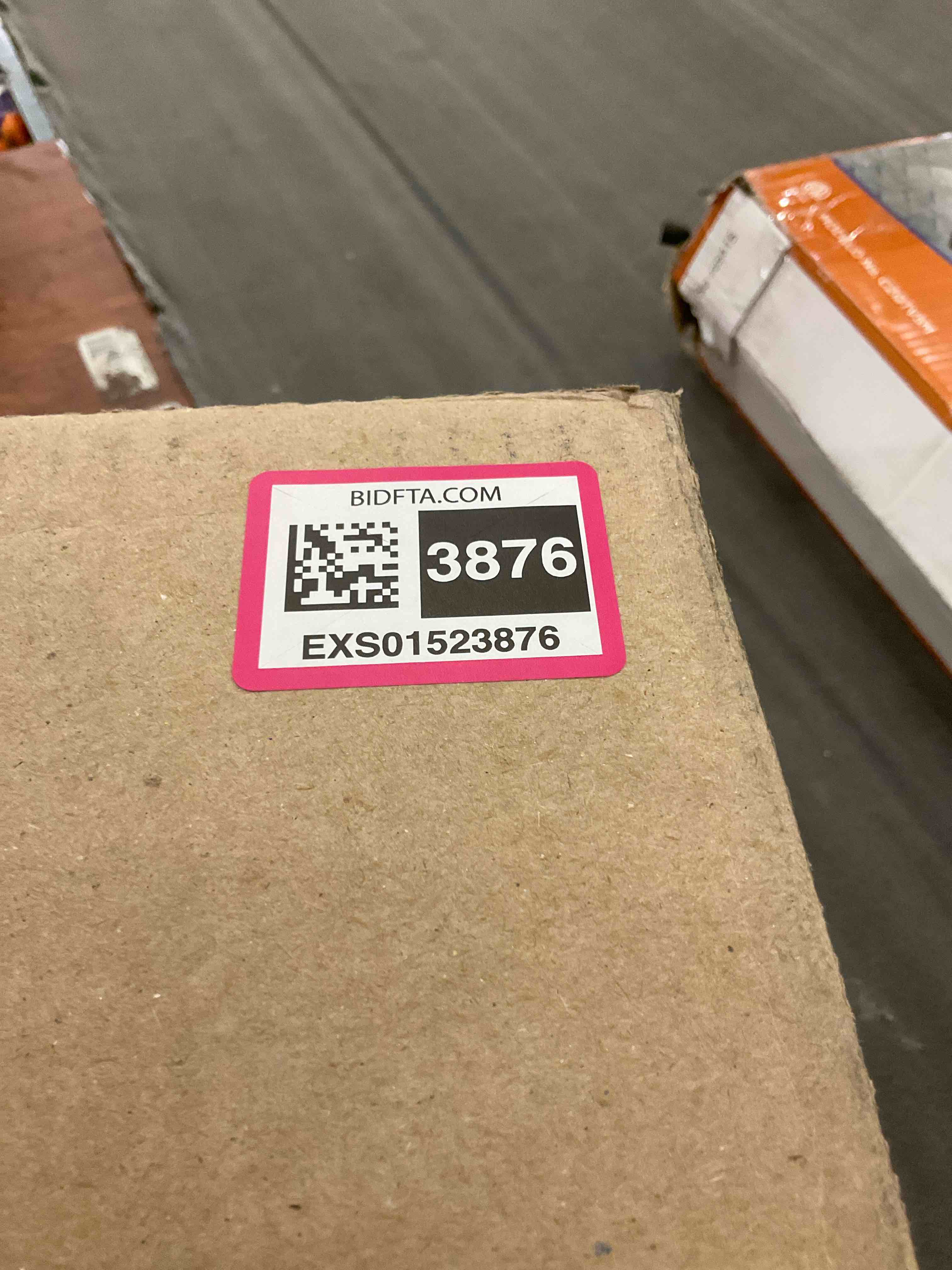 https://s3.amazonaws.com/lotting-images-prod/BargainHunt/EXS01523876_1714071657047.jpeg