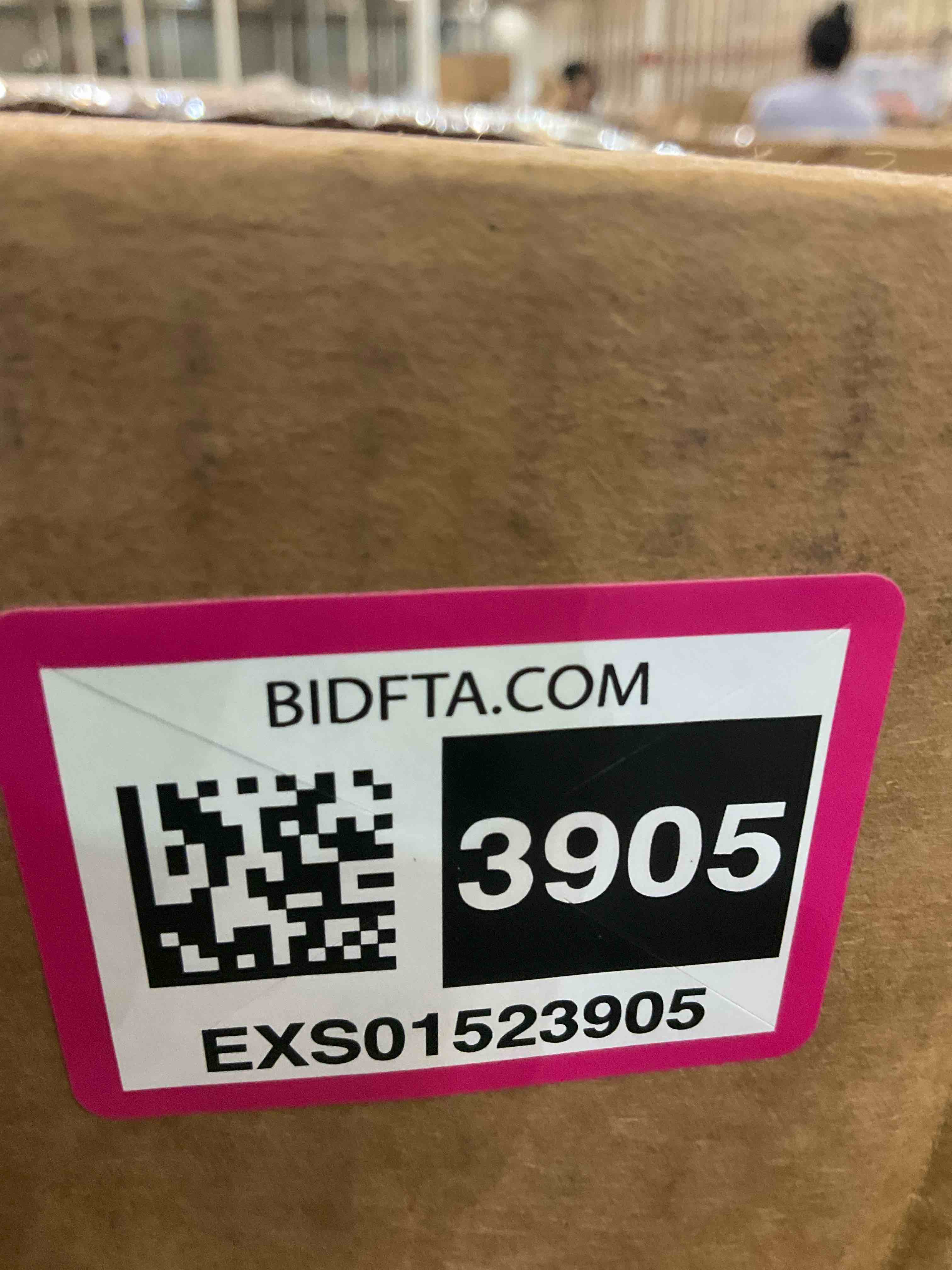 https://s3.amazonaws.com/lotting-images-prod/BargainHunt/EXS01523905_1714675690101.jpeg