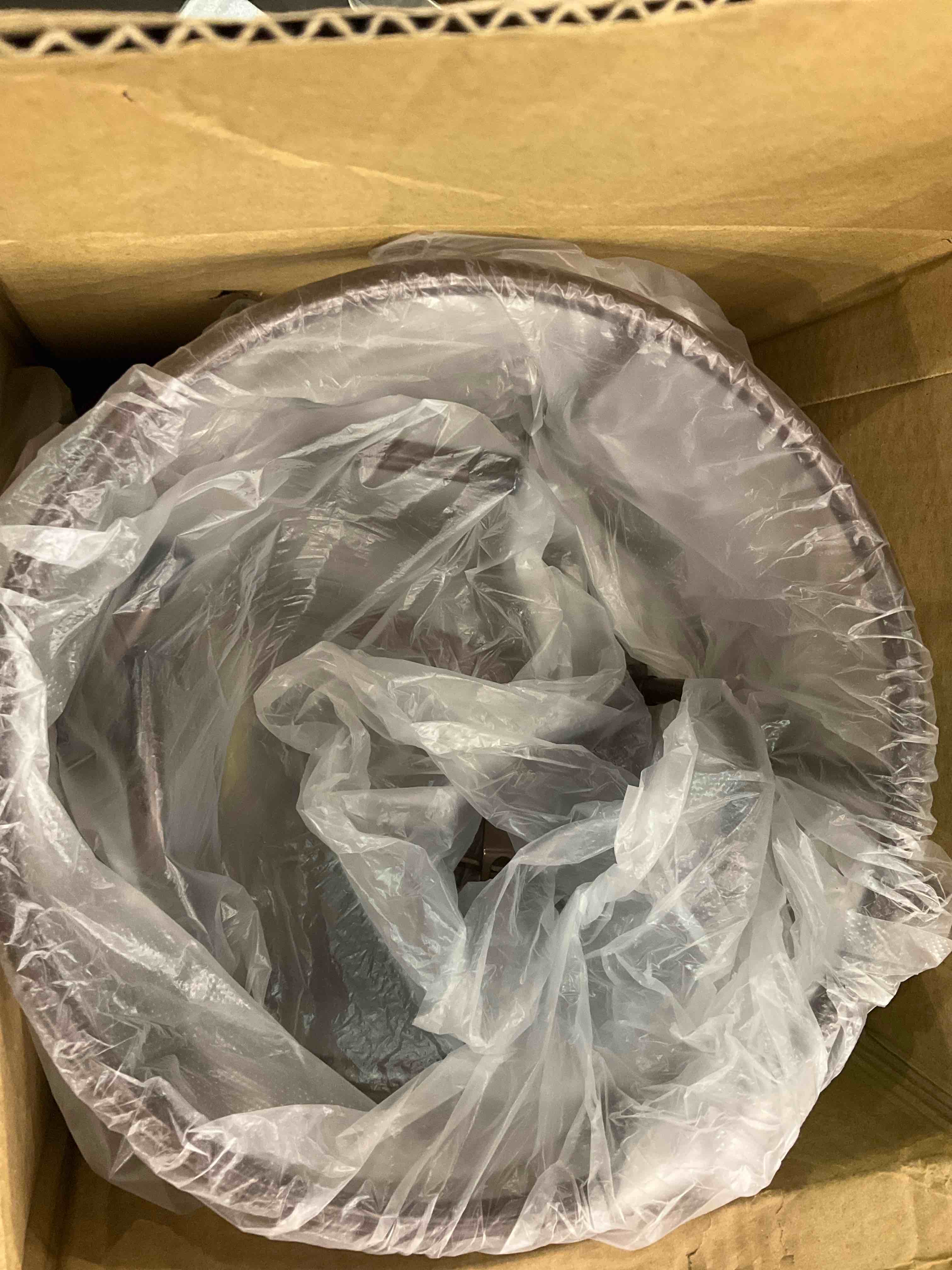 https://s3.amazonaws.com/lotting-images-prod/BargainHunt/EXS01523941_1715086226944.jpeg