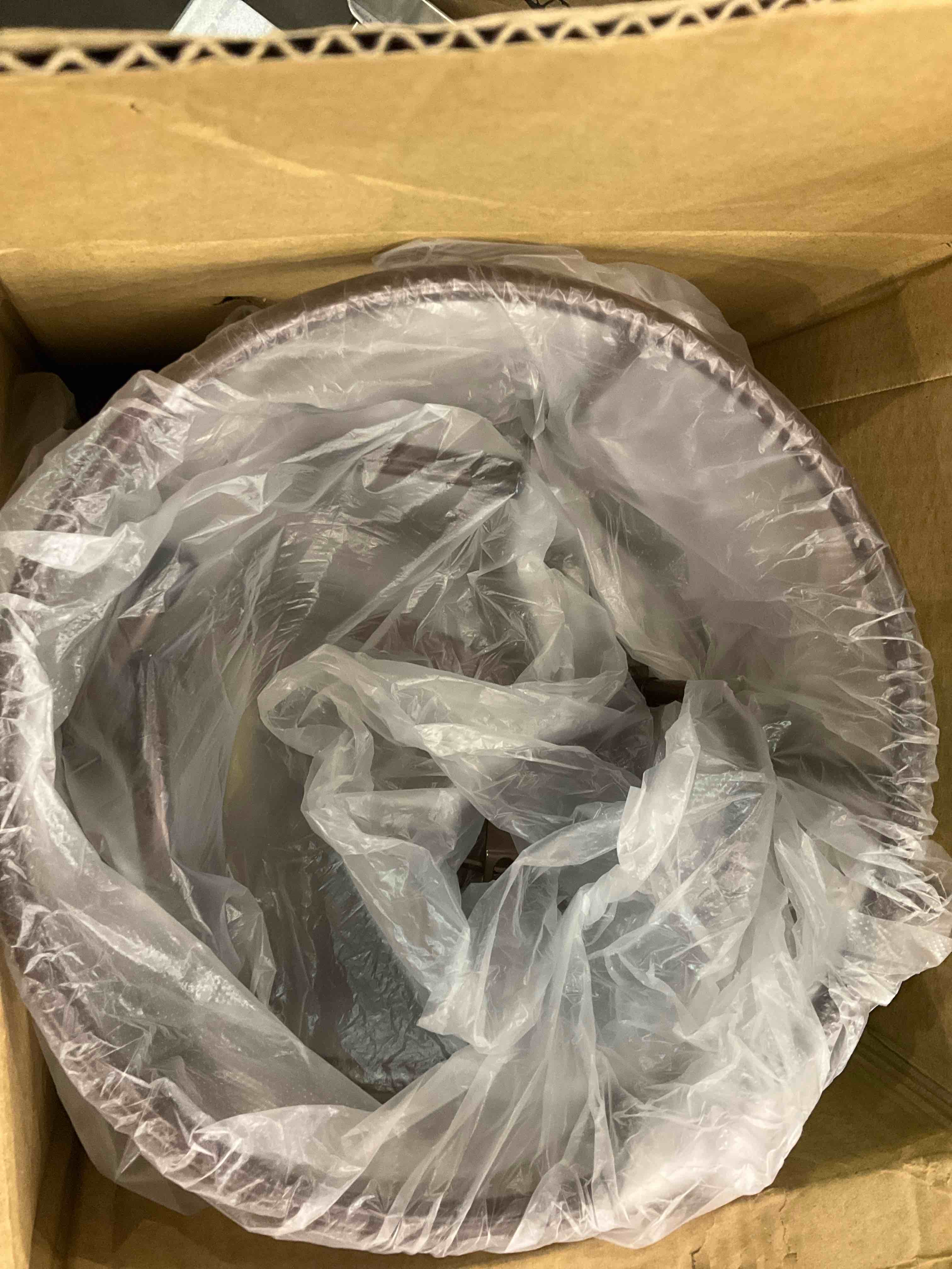 https://s3.amazonaws.com/lotting-images-prod/BargainHunt/EXS01523941_1715086228173.jpeg