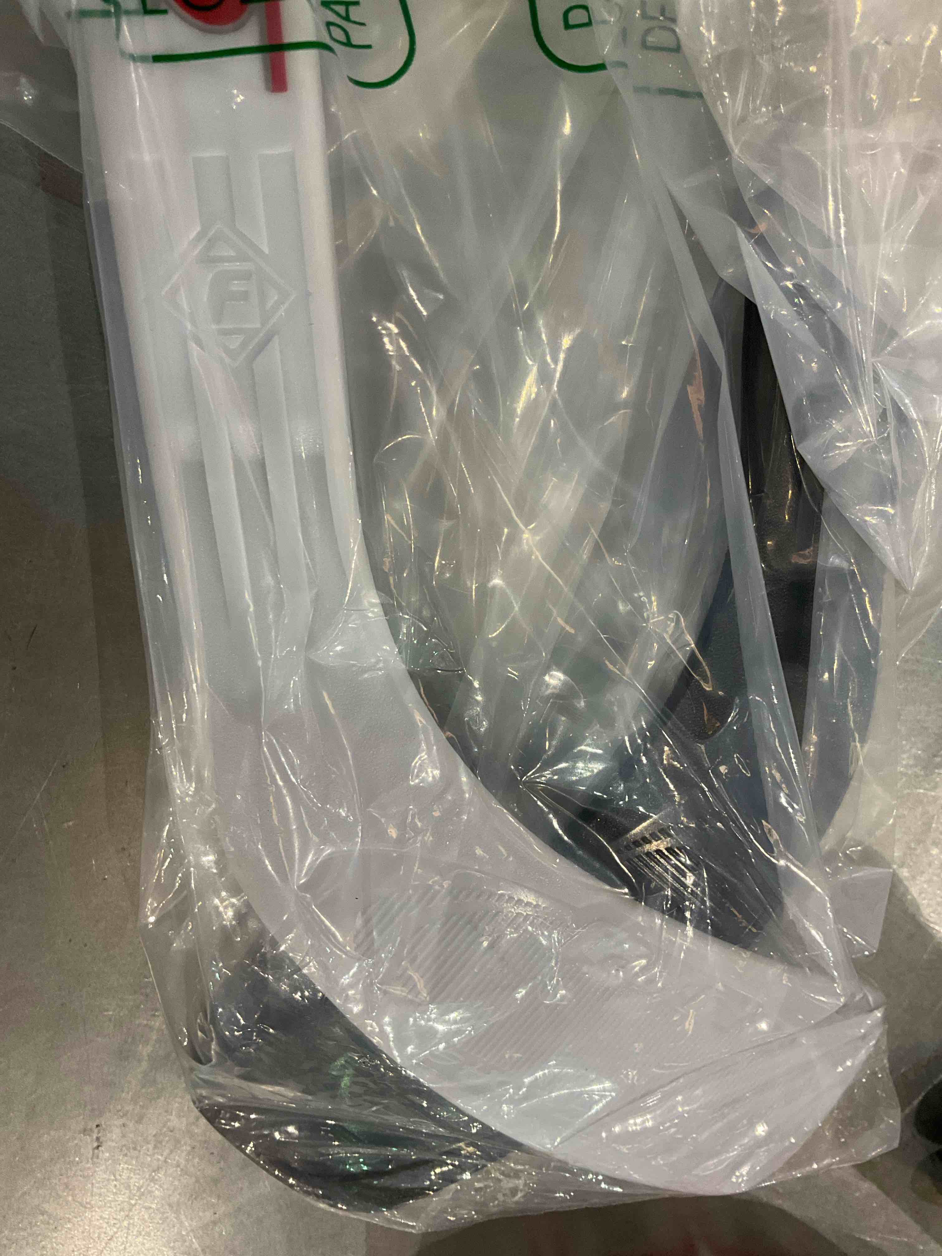 https://s3.amazonaws.com/lotting-images-prod/BargainHunt/EXS01523958_1715091562937.jpeg