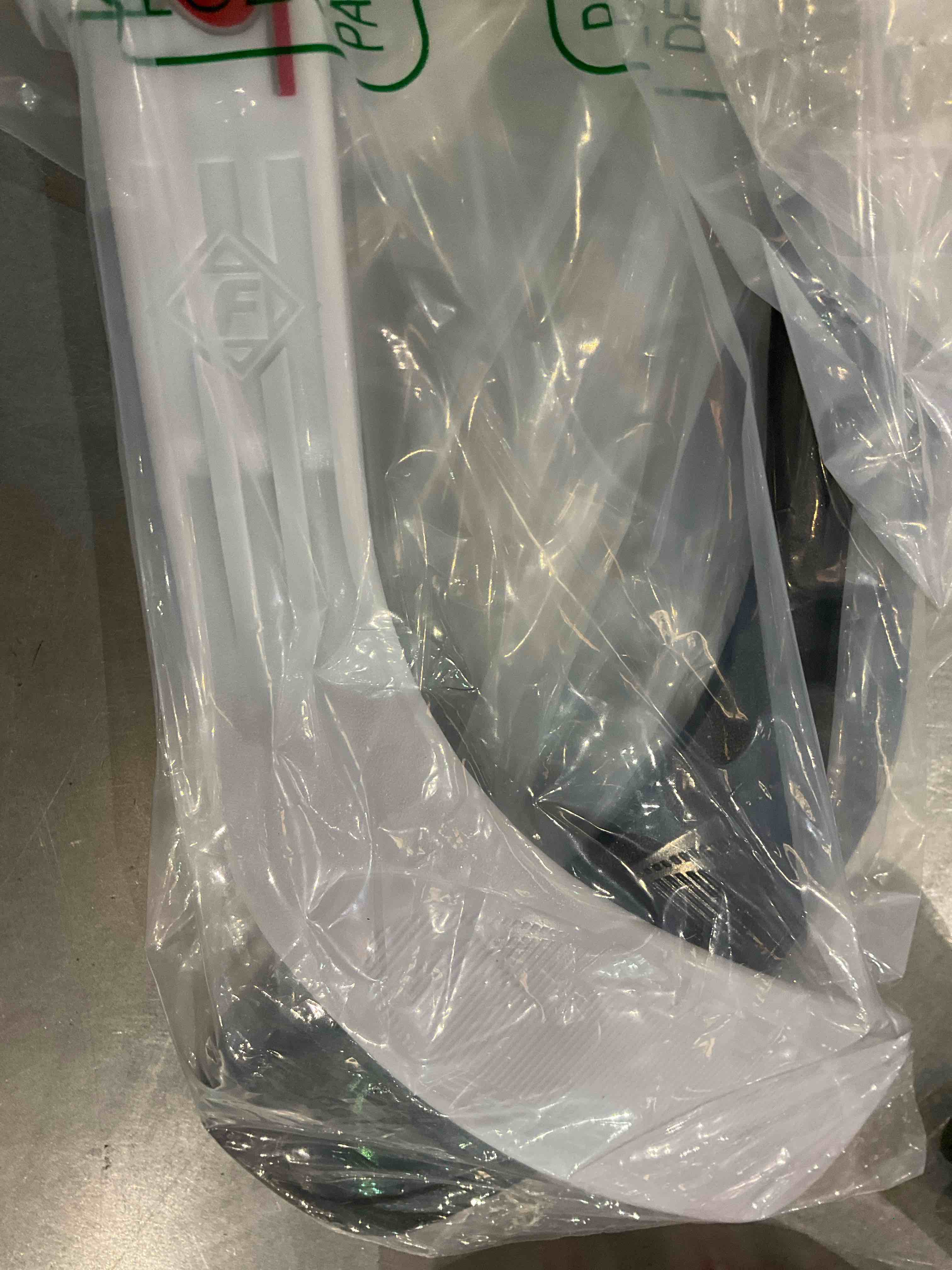 https://s3.amazonaws.com/lotting-images-prod/BargainHunt/EXS01523958_1715091563973.jpeg